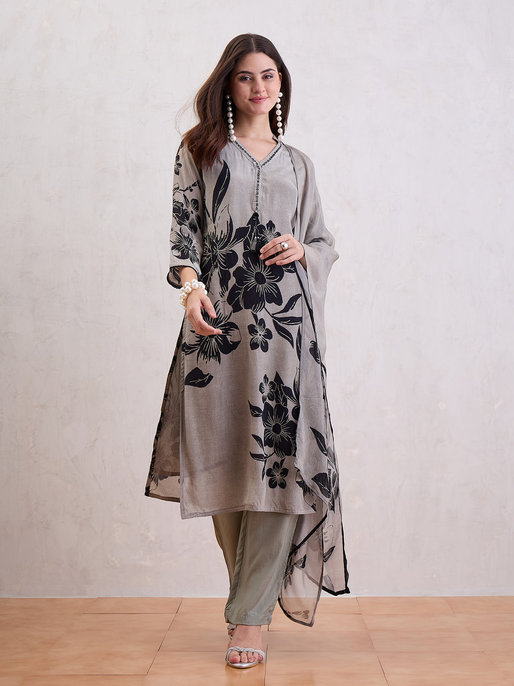 Women Natural Crepe Kurta Set