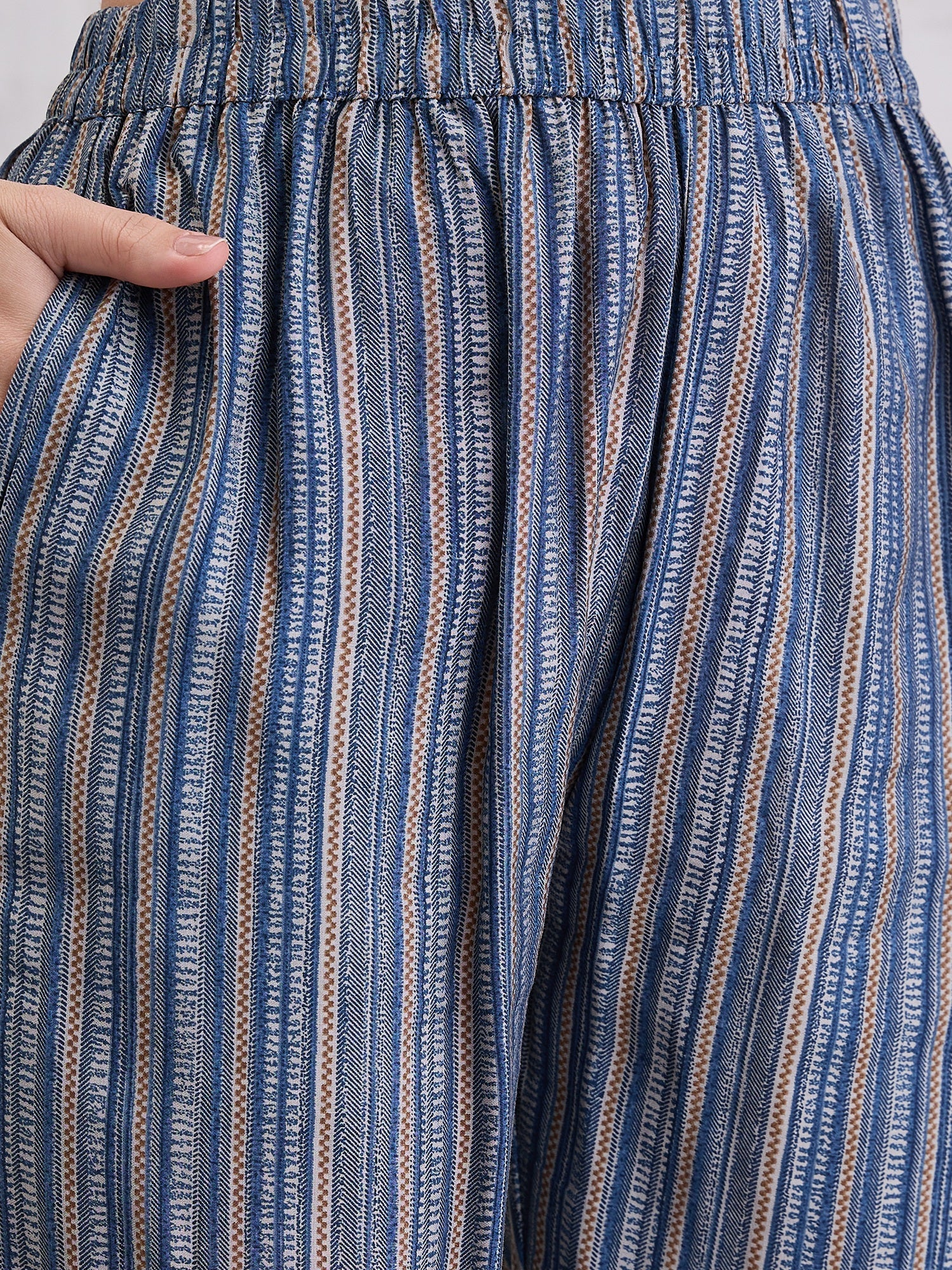 Women Floral Printed Kurta with Trousers & Dupatta