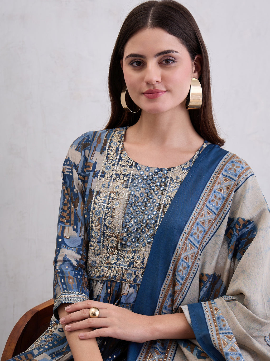 Women Floral Printed Kurta with Trousers & Dupatta