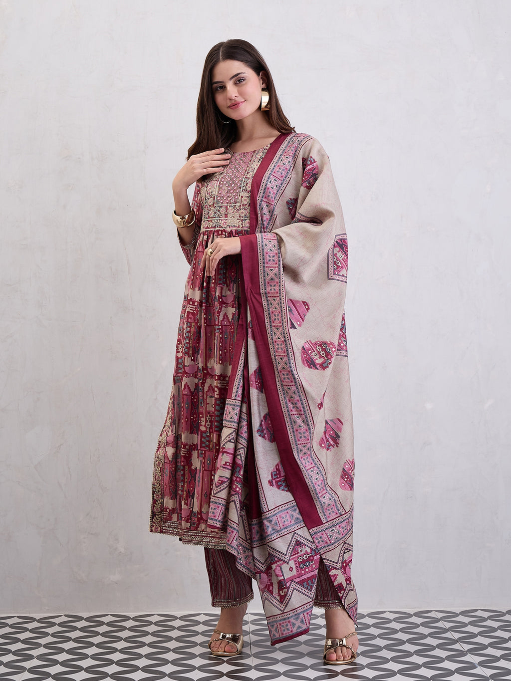 Women Floral Printed Kurta with Trousers & Dupatta