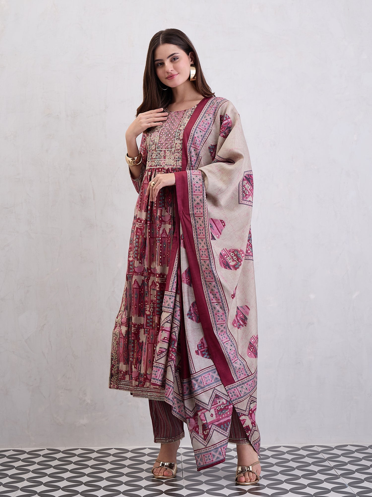 Women Floral Printed Kurta with Trousers & Dupatta