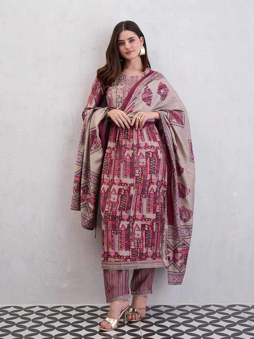 Women Floral Printed Kurta with Trousers & Dupatta