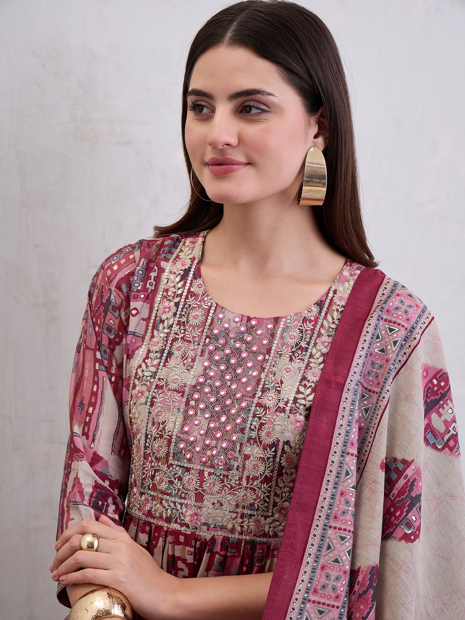 Women Floral Printed Kurta with Trousers & Dupatta