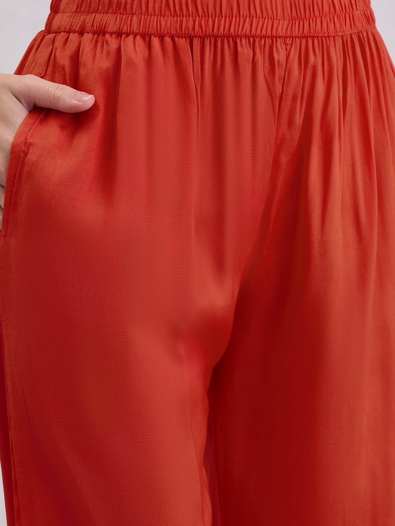 Women Natural Crepe Kurta Set