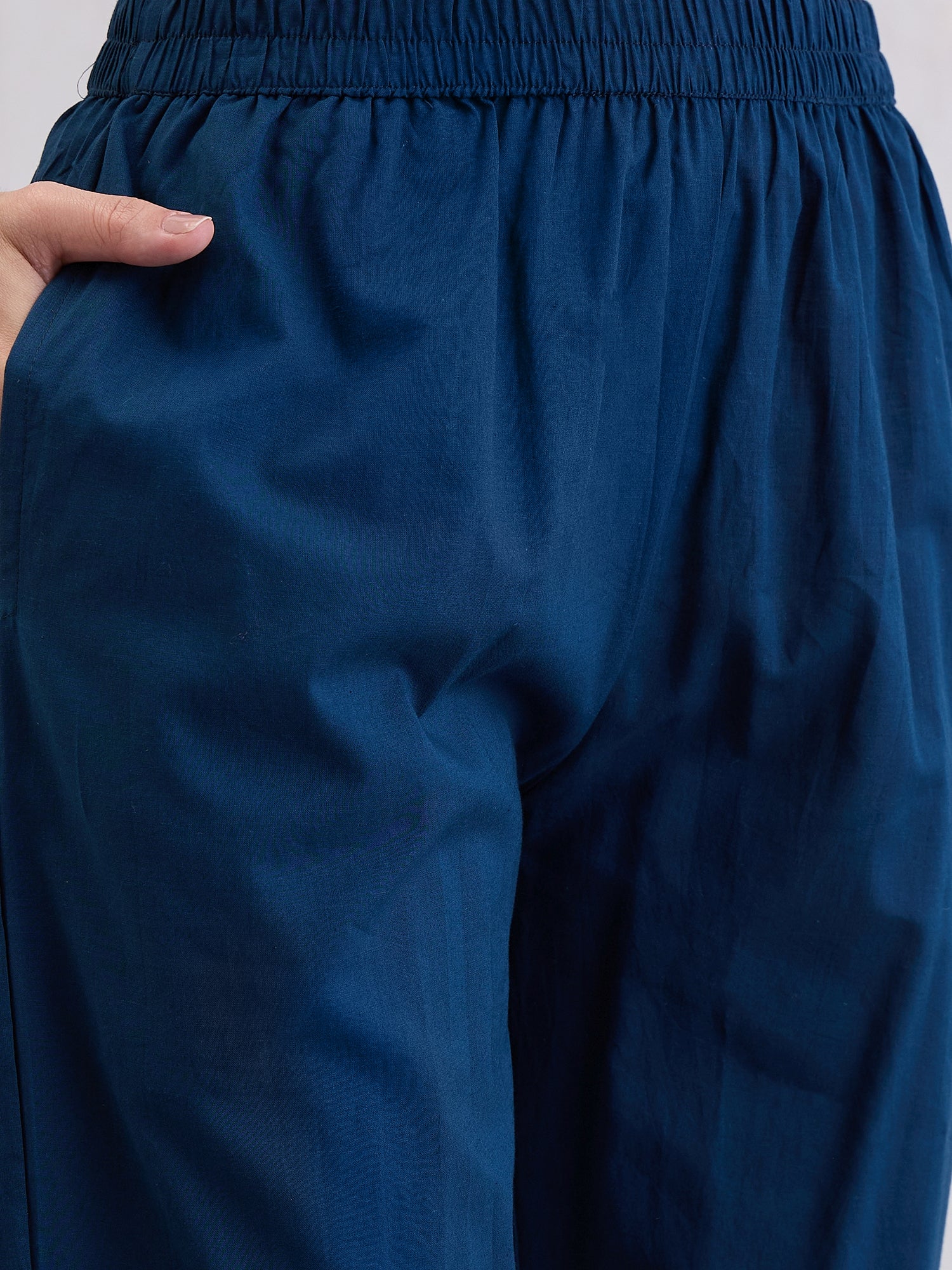 Women Floral Printed Empire Beads and Stones Kurti with Trousers & With Dupatta