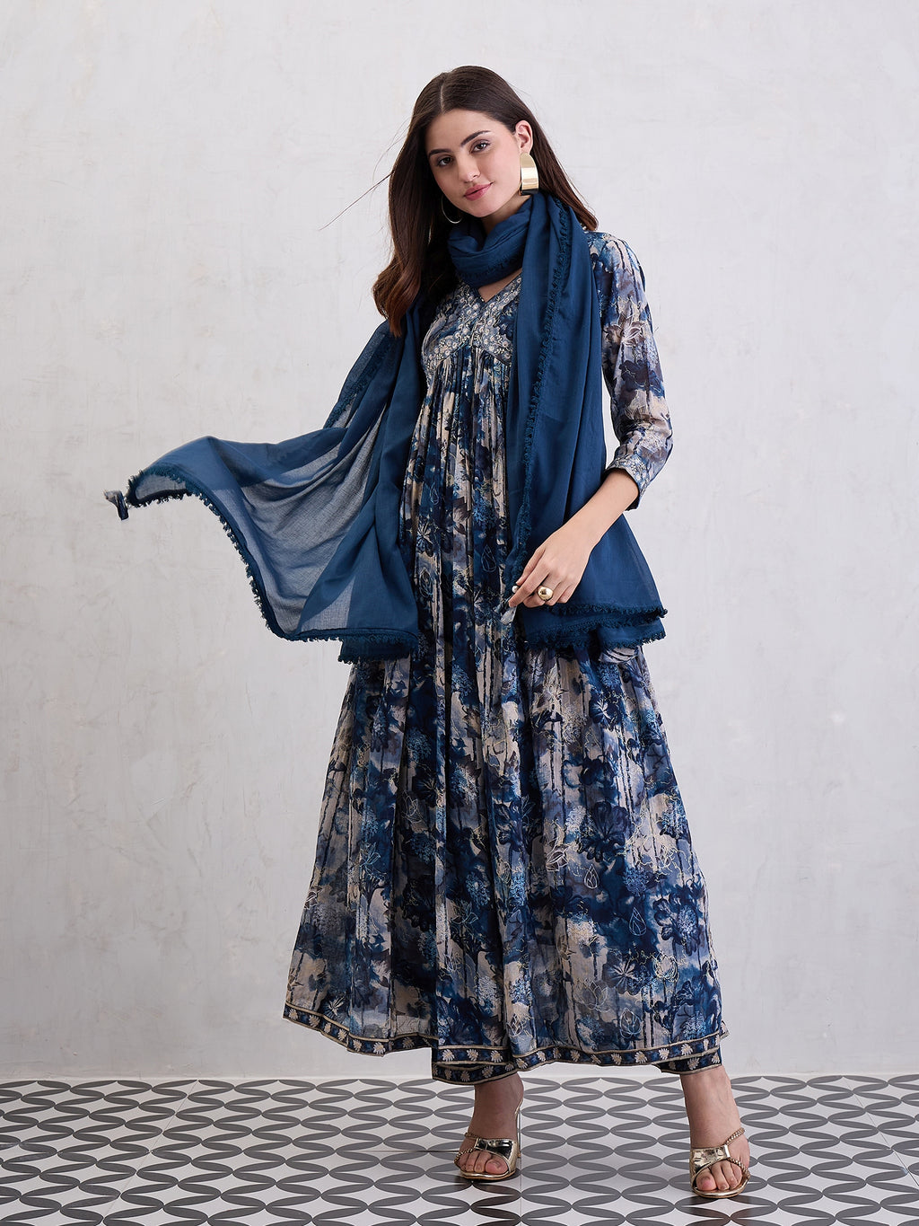 Women Floral Printed Empire Beads and Stones Kurti with Trousers & With Dupatta