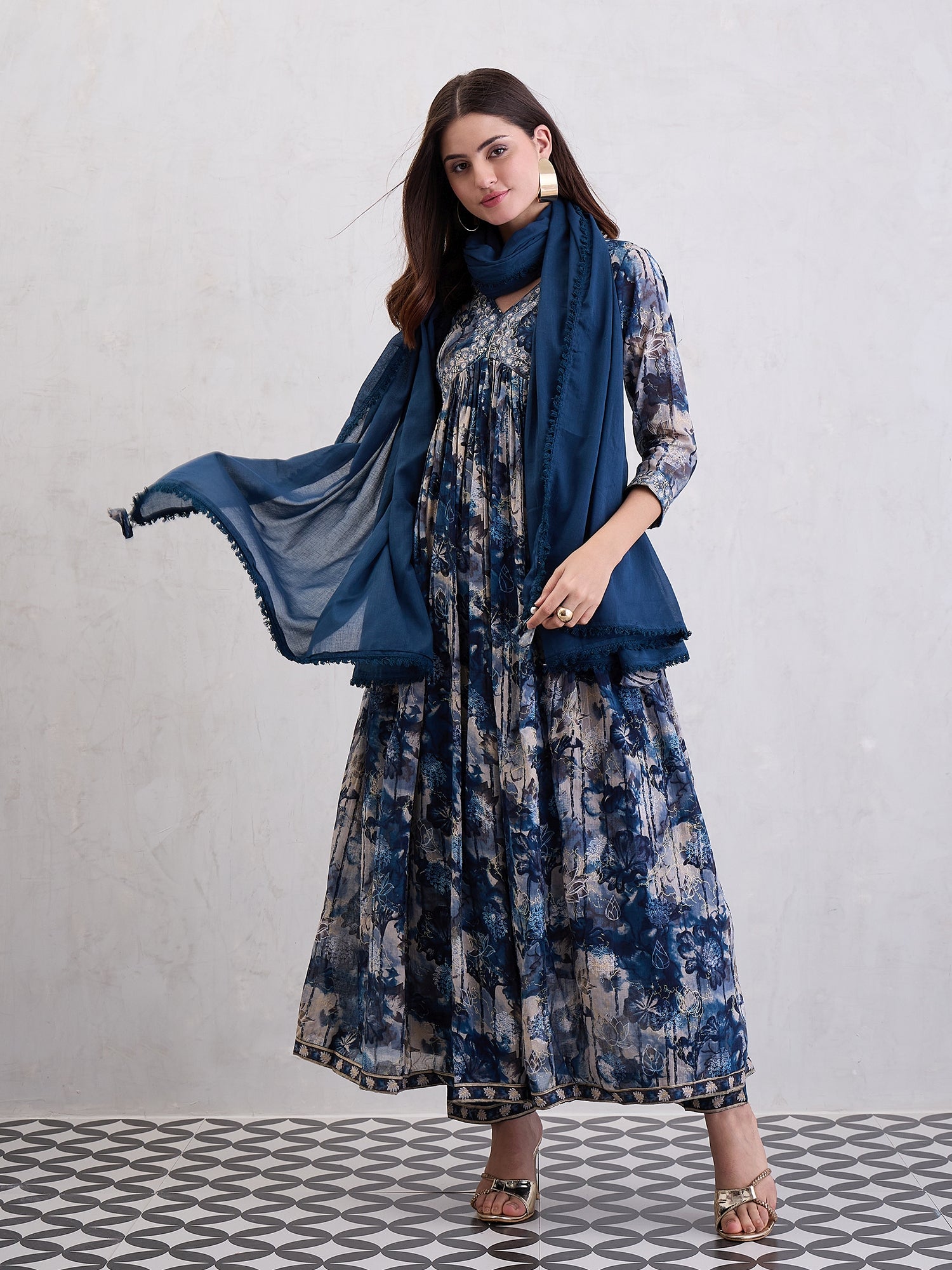 Women Floral Printed Empire Beads and Stones Kurti with Trousers & With Dupatta