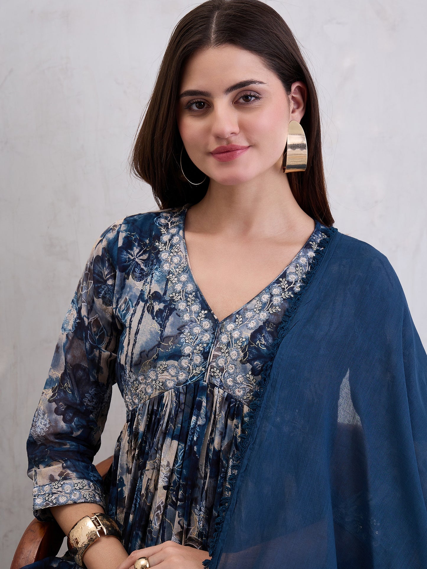 Women Floral Printed Empire Beads and Stones Kurti with Trousers & With Dupatta