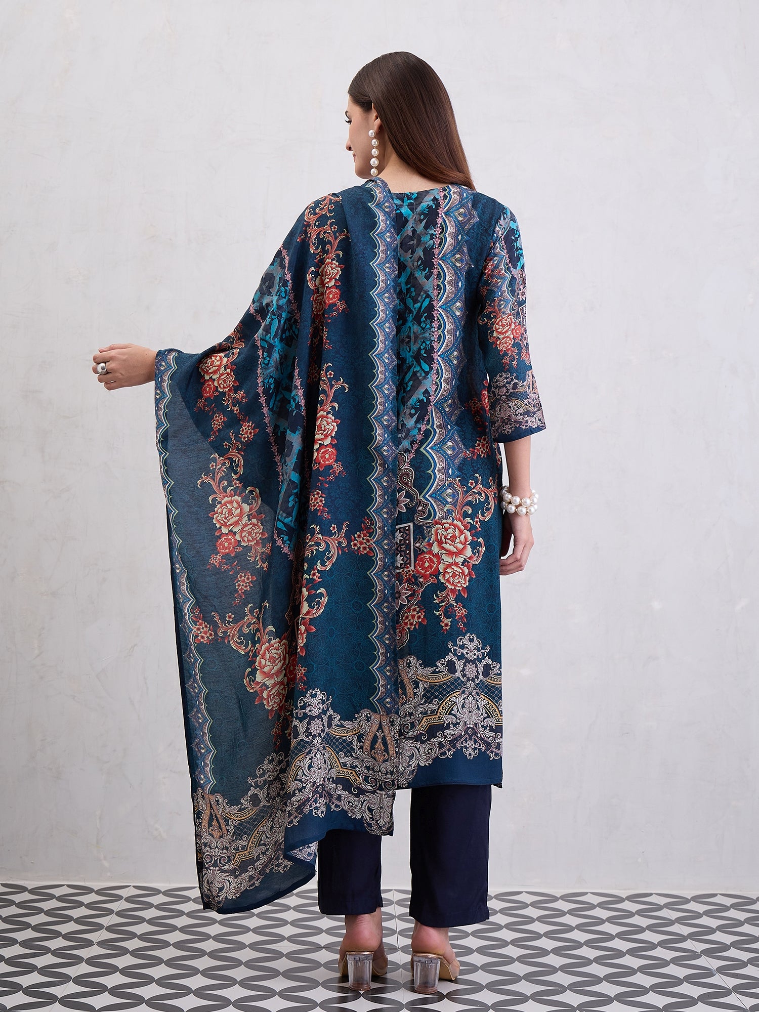 Women WOMEN STRAIGHT KURTA SET