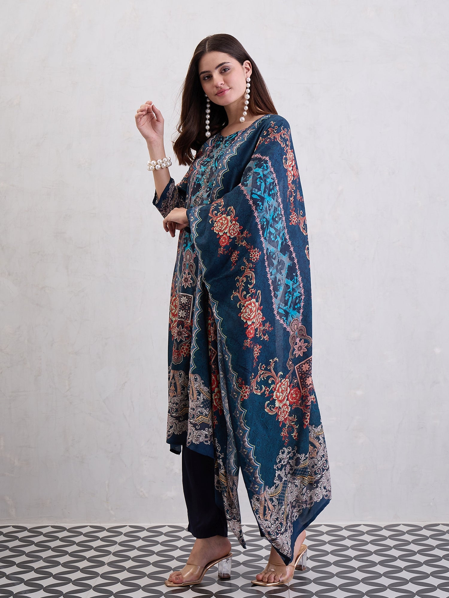 Women WOMEN STRAIGHT KURTA SET