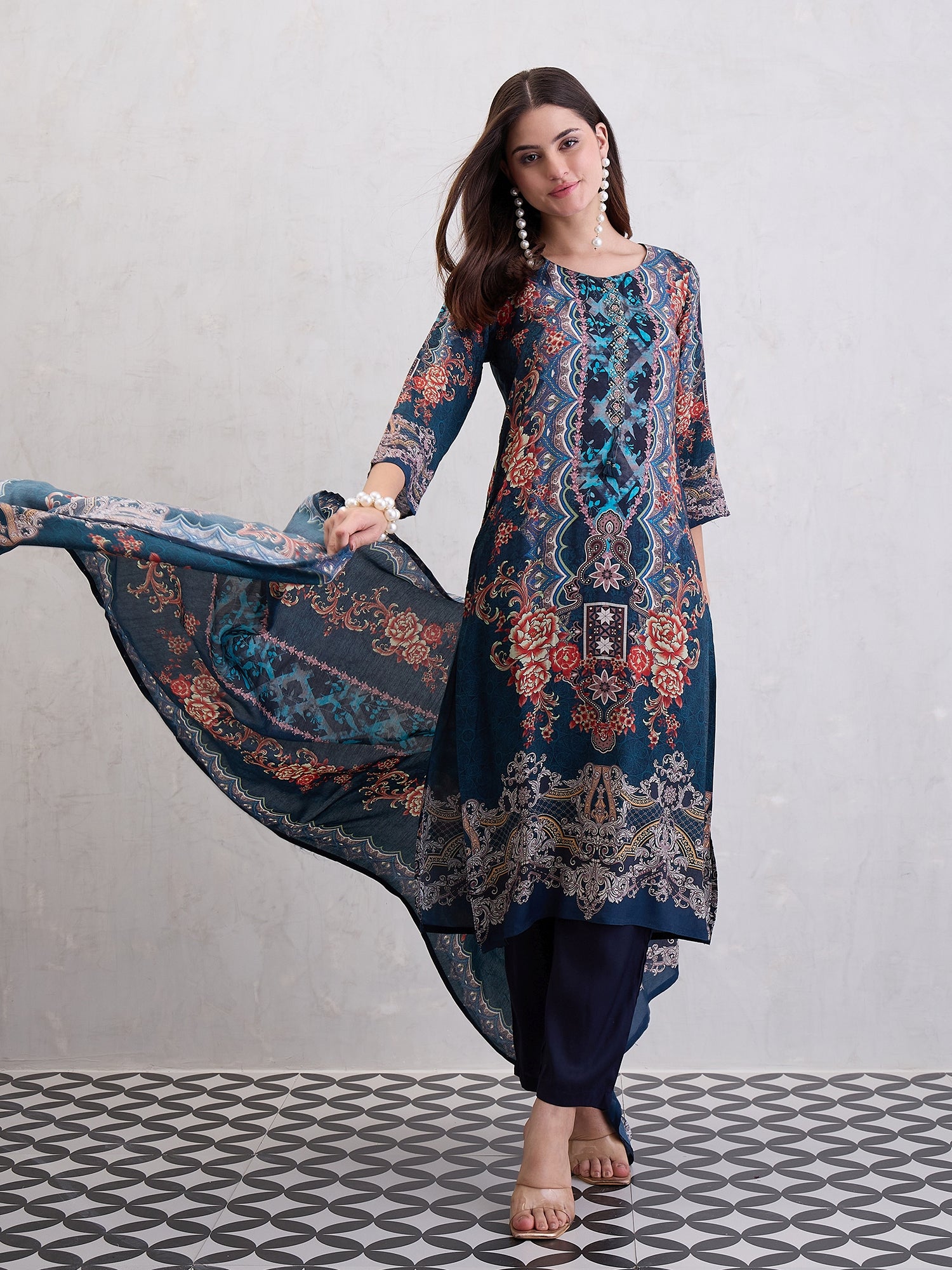 Women WOMEN STRAIGHT KURTA SET