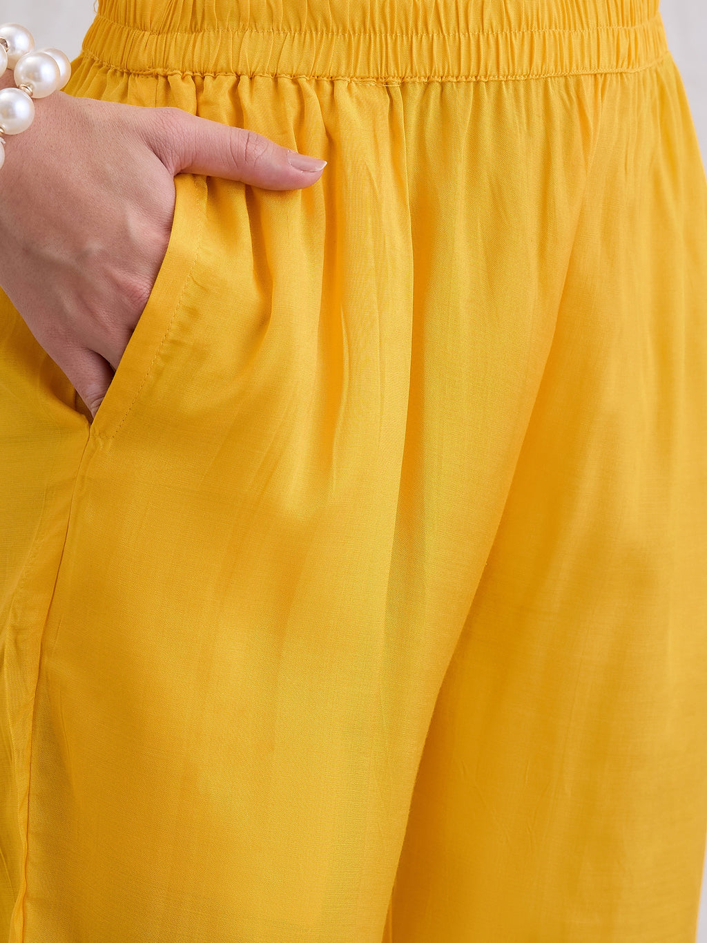 WOMEN NATURAL CREPE KURTA SET