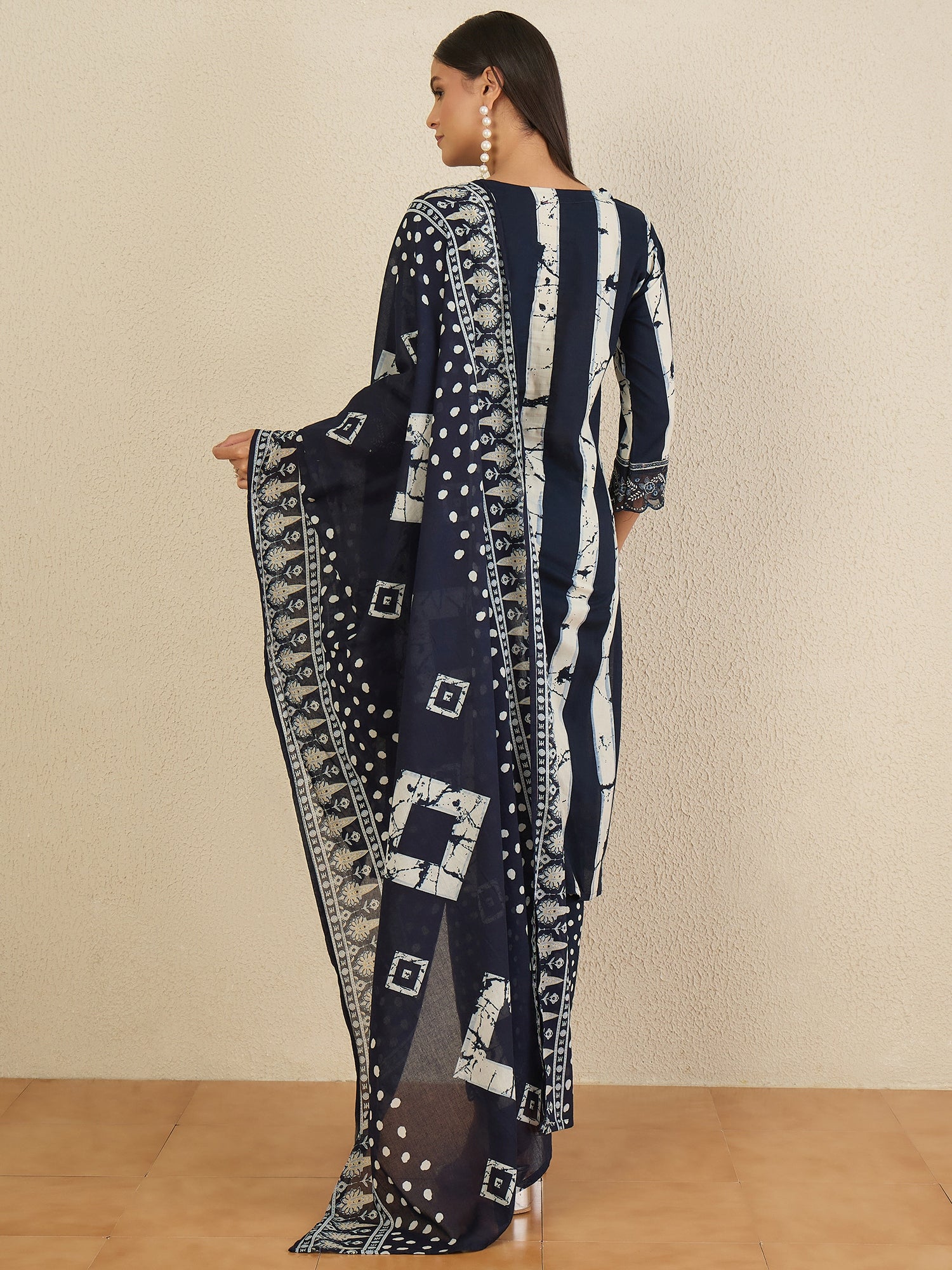 Women Printed Regular Pure Cotton Kurta with Trousers & With Dupatta