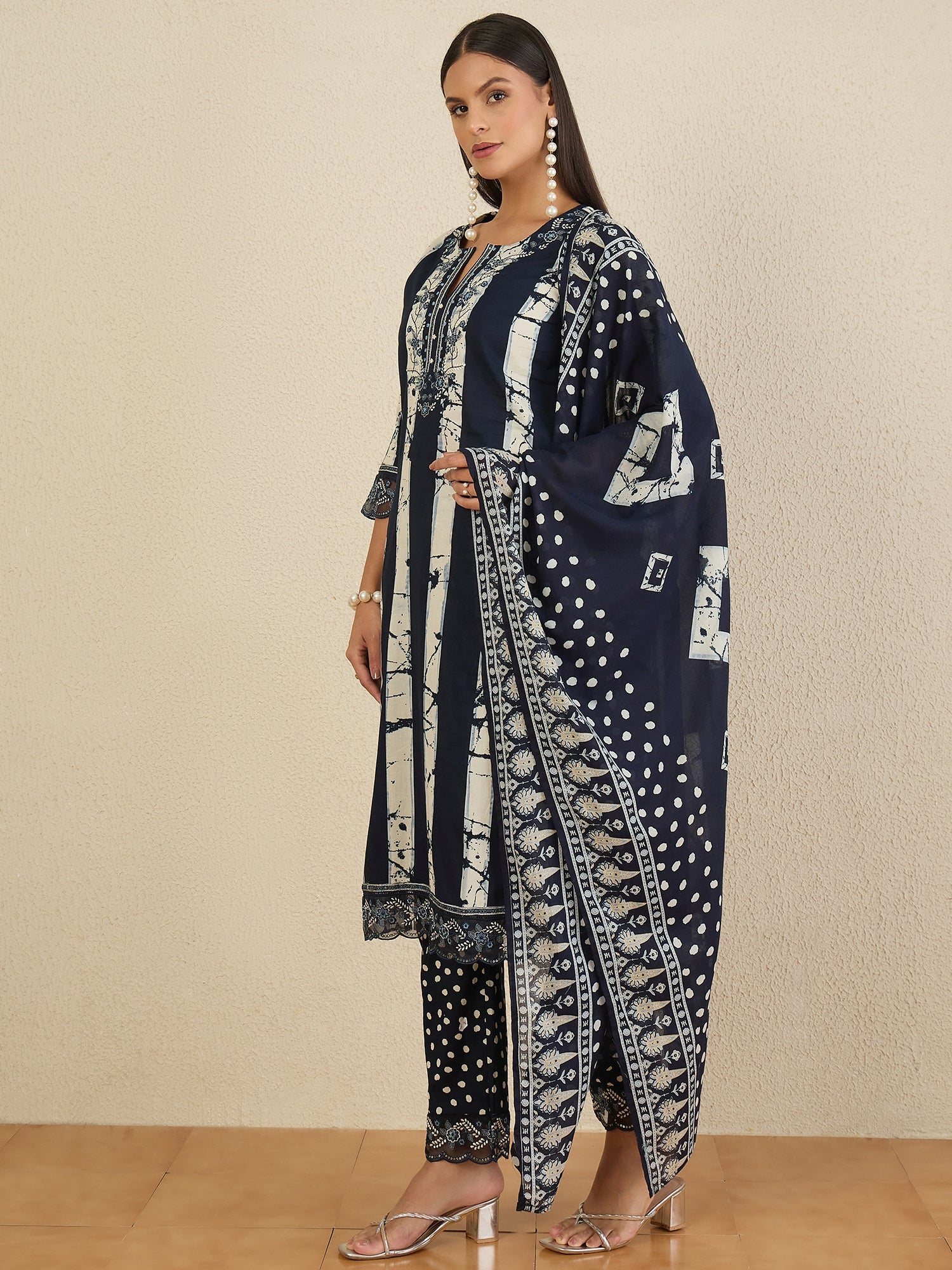 Women Printed Regular Pure Cotton Kurta with Trousers & With Dupatta