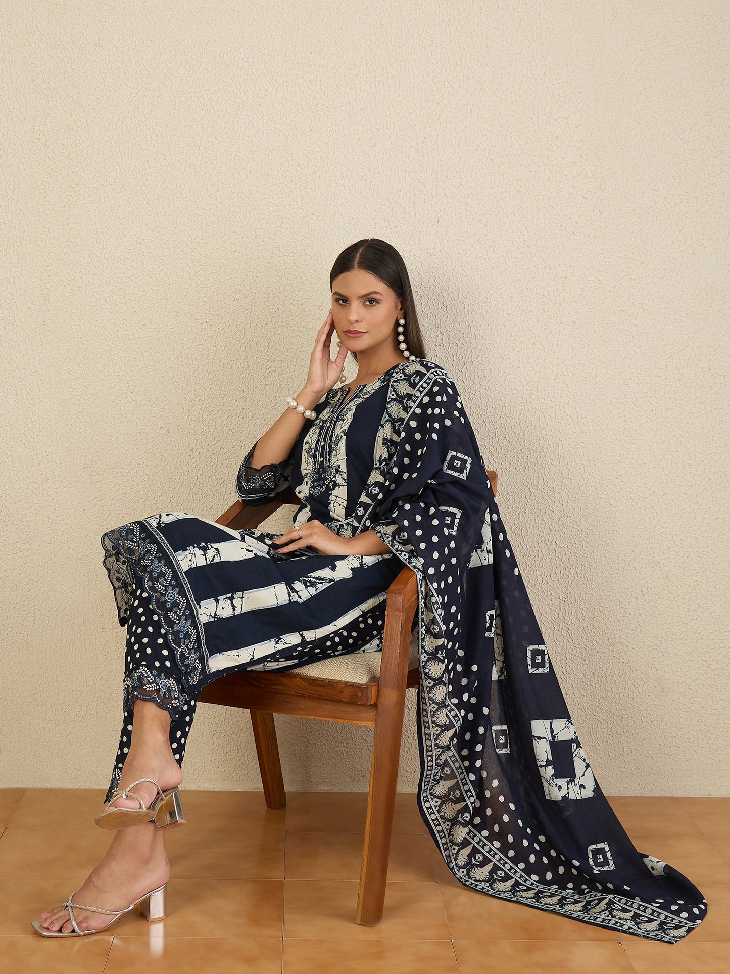 Women Printed Regular Pure Cotton Kurta with Trousers & With Dupatta