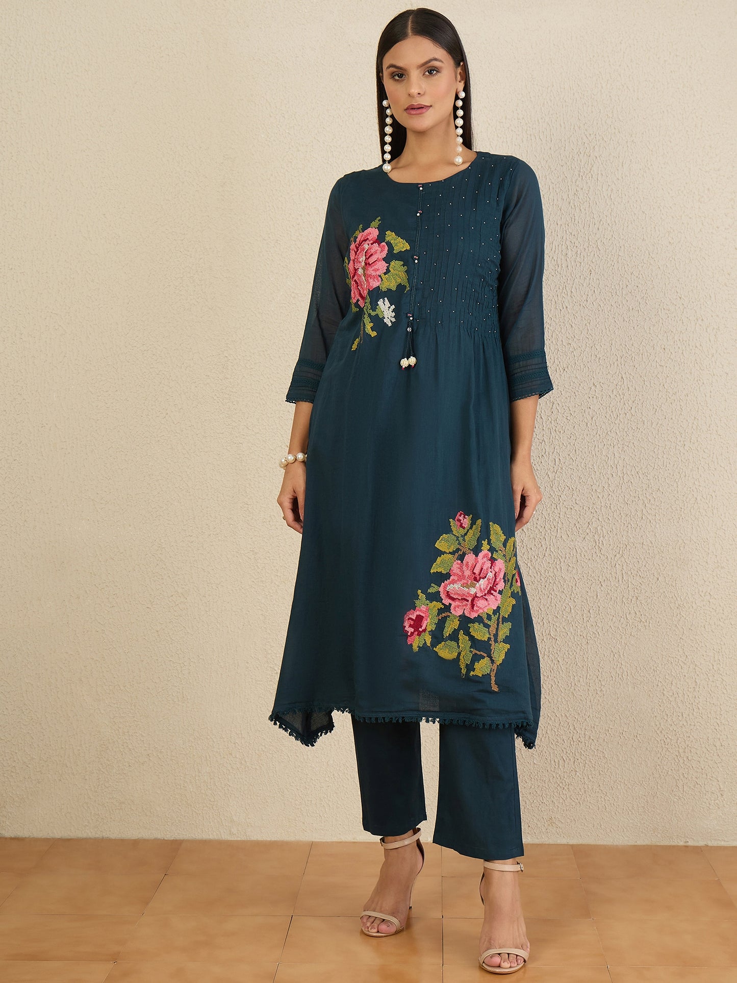 Women Floral Embroidered Pleated Thread Work Kurta with Trousers & With Dupatta