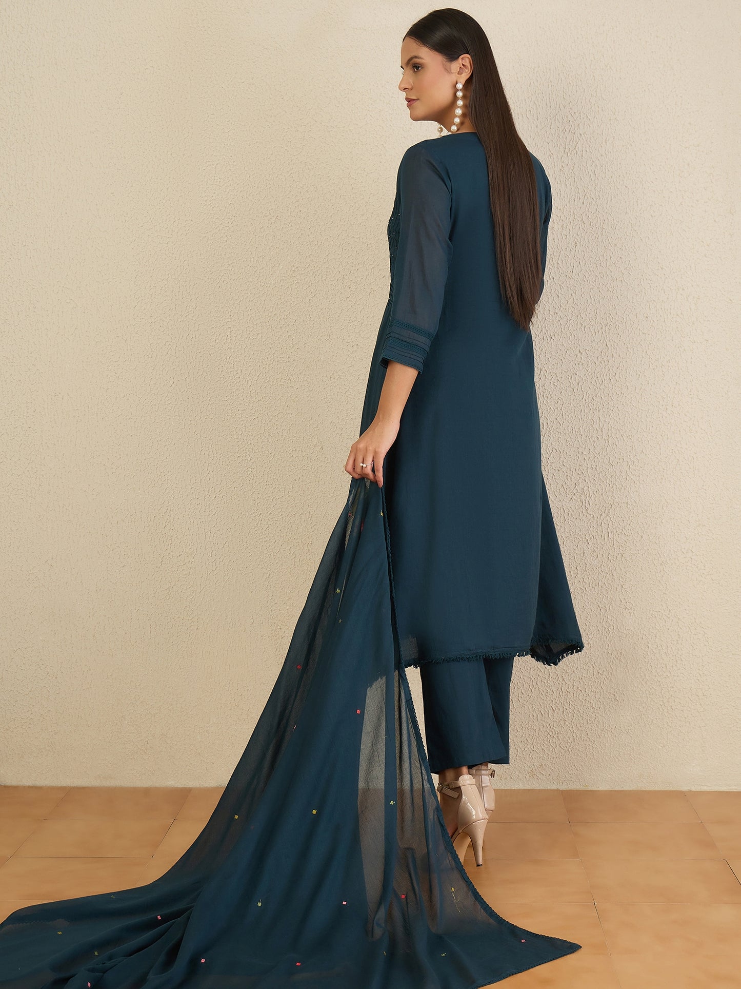 Women Floral Embroidered Pleated Thread Work Kurta with Trousers & With Dupatta