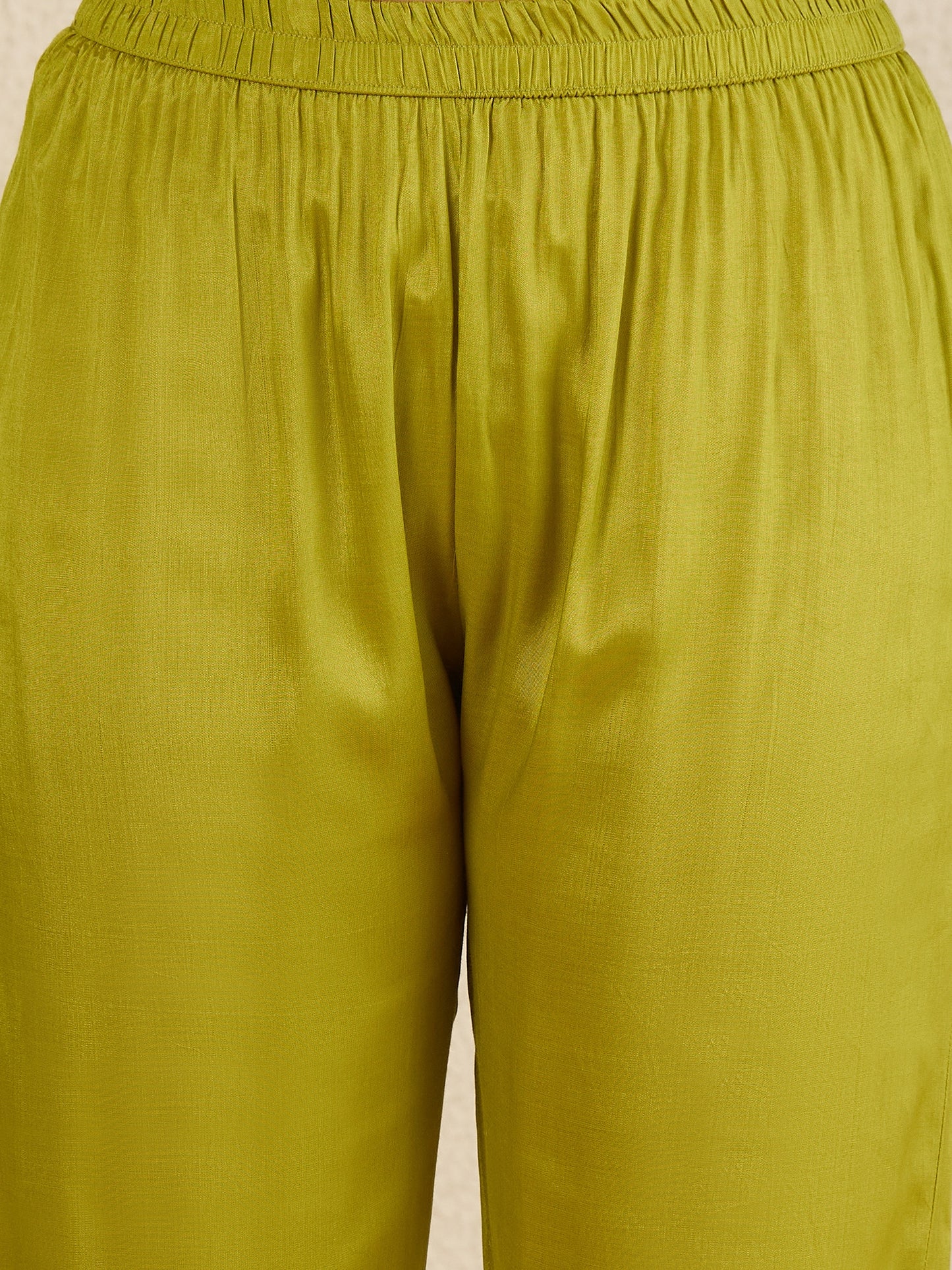 Women Floral Embroidered Regular Thread Work Kurta with Trousers & With Dupatta