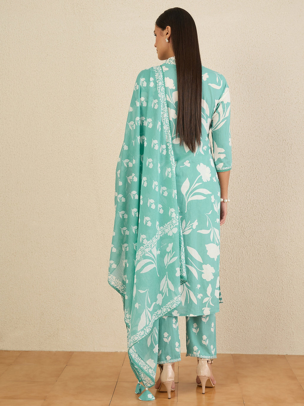 Women Floral Printed Regular Thread Work Pure Cotton Kurta with Trousers & With Dupatta