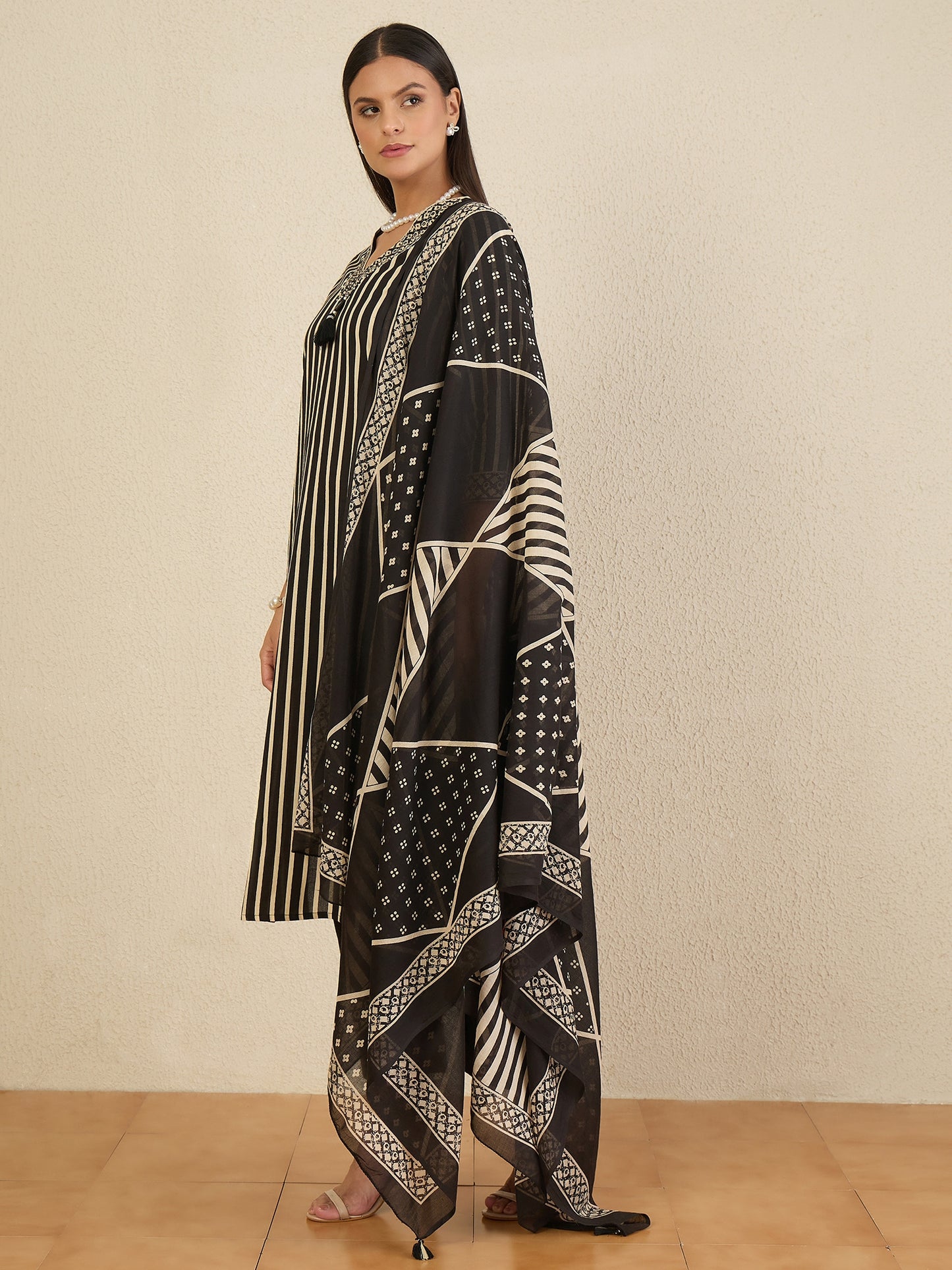 Women Striped Regular Thread Work Pure Cotton Kurta with Trousers & With Dupatta