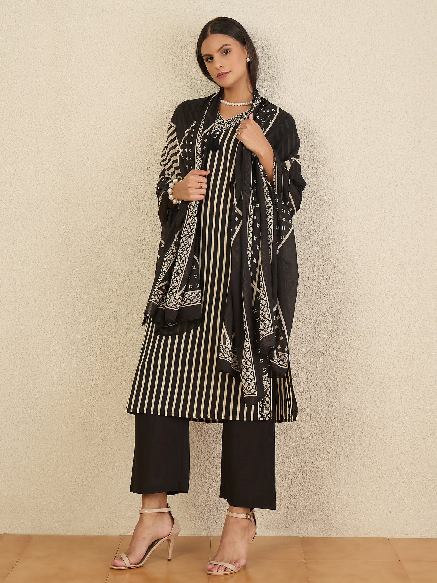 Women Striped Regular Thread Work Pure Cotton Kurta with Trousers & With Dupatta