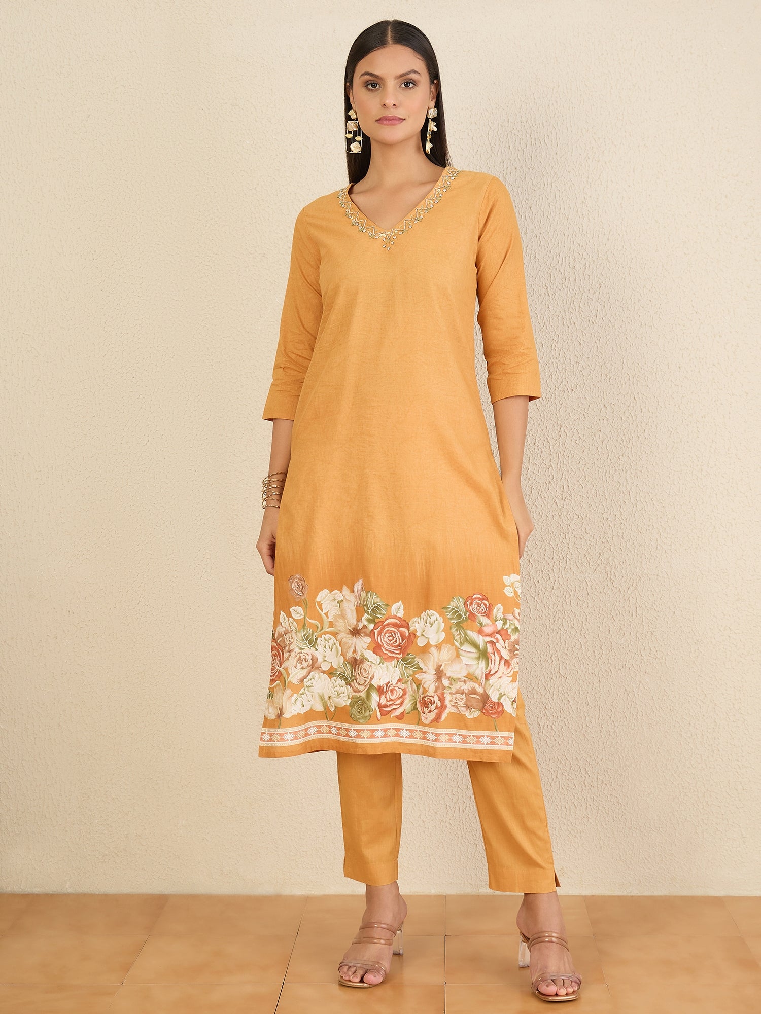 Women Floral Printed Regular Thread Work Pure Cotton Kurta with Trousers & With Dupatta