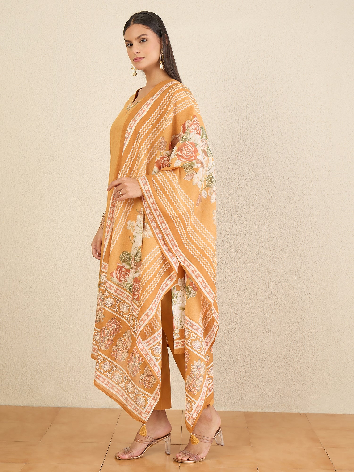 Women Floral Printed Regular Thread Work Pure Cotton Kurta with Trousers & With Dupatta