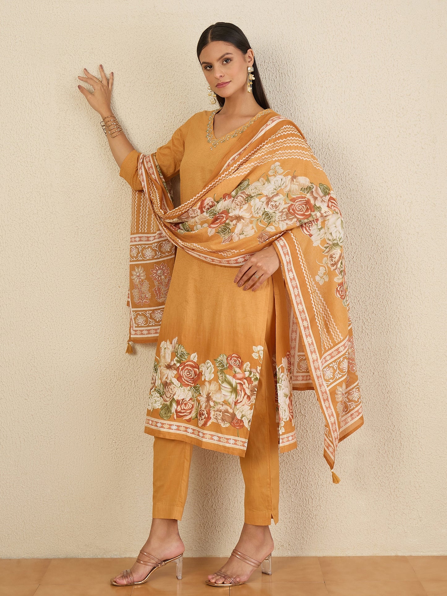 Women Floral Printed Regular Thread Work Pure Cotton Kurta with Trousers & With Dupatta