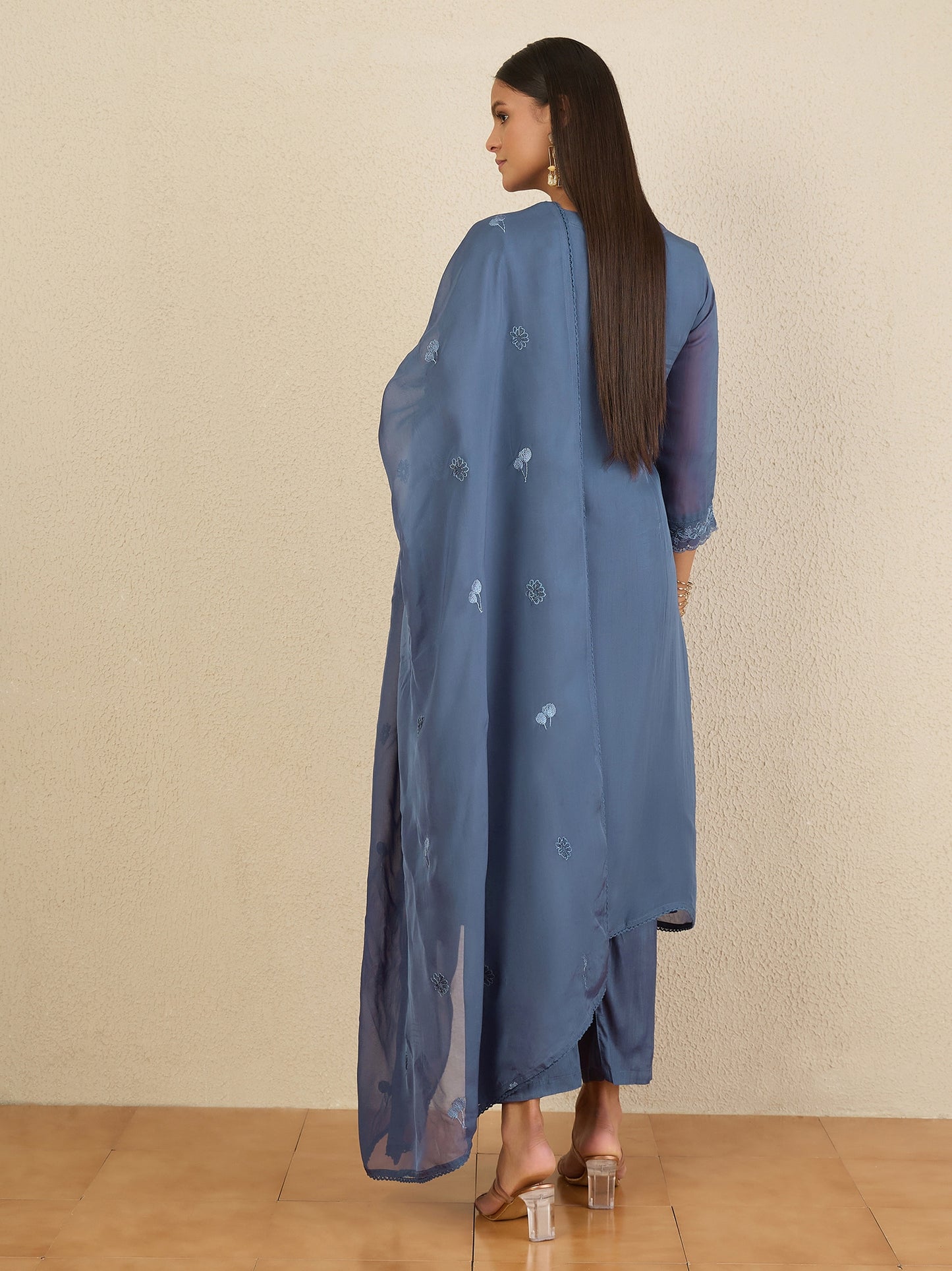 Women Floral Embroidered Regular Thread Work Kurta with Trousers & With Dupatta