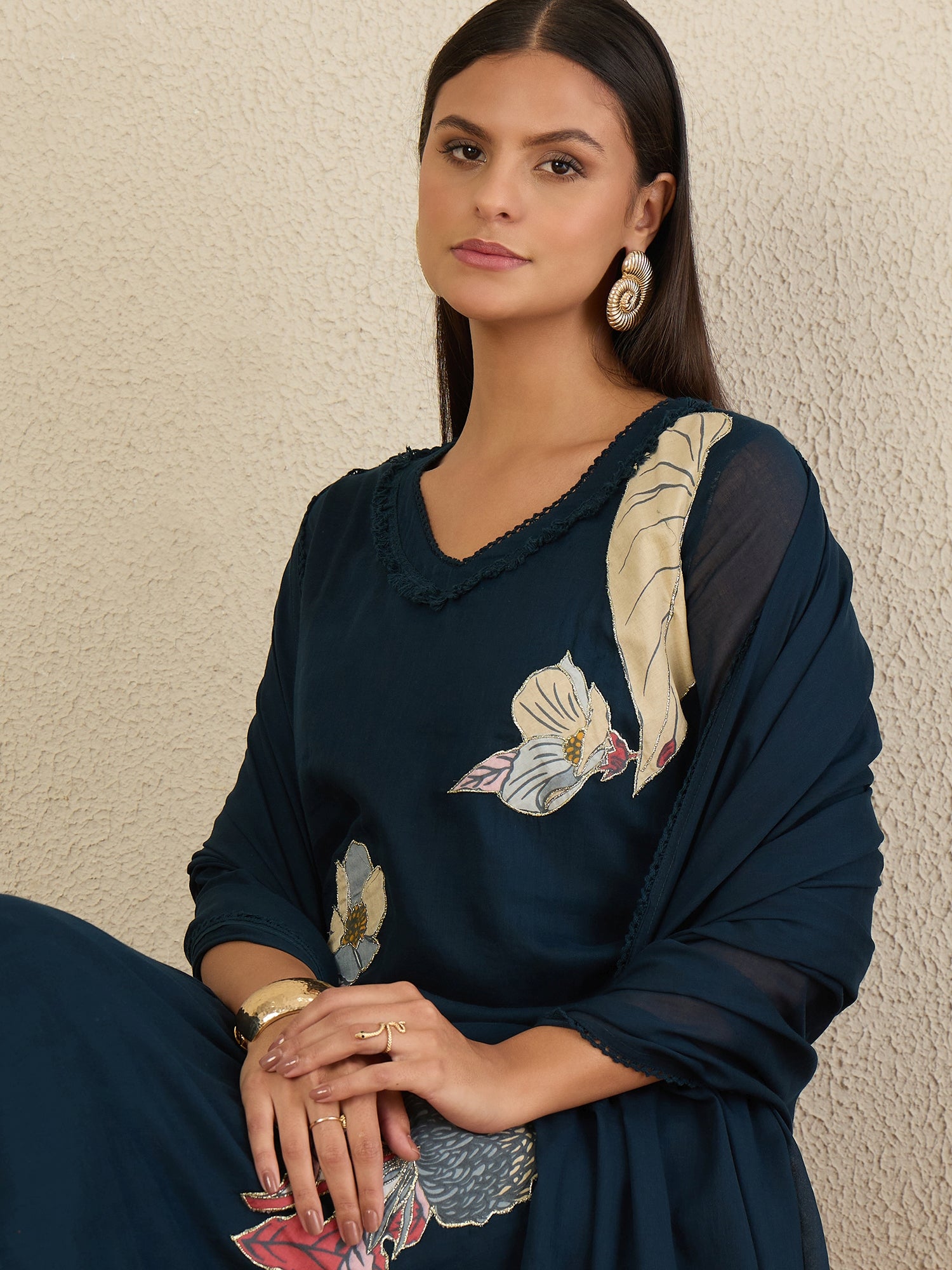 Women Floral Printed Regular Kurta with Trousers & With Dupatta