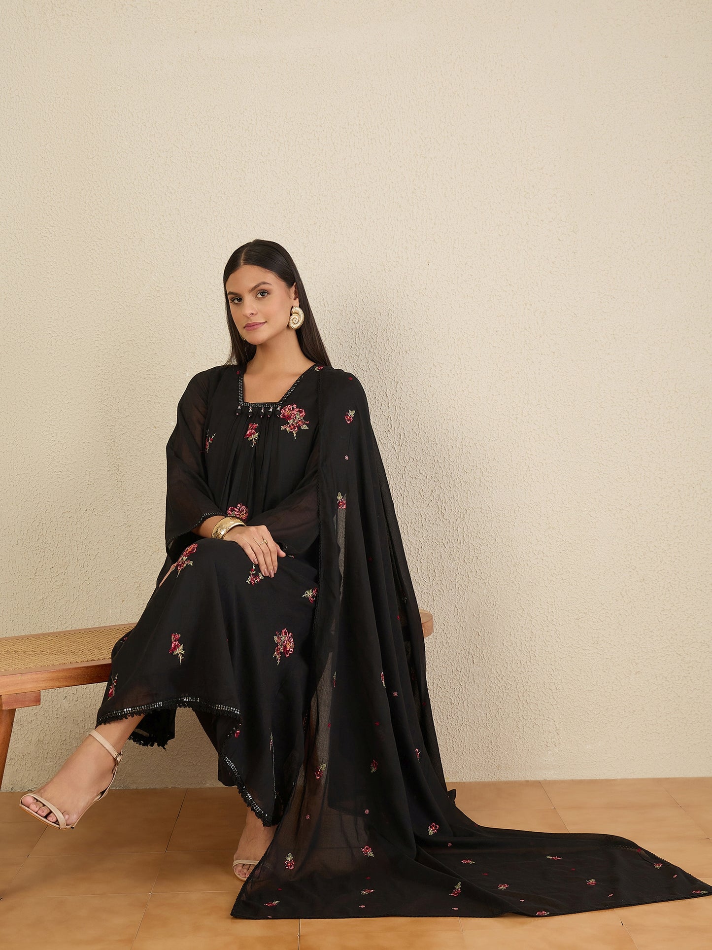 Women Floral Embroidered Pleated Thread Work Kurta with Trousers & With Dupatta