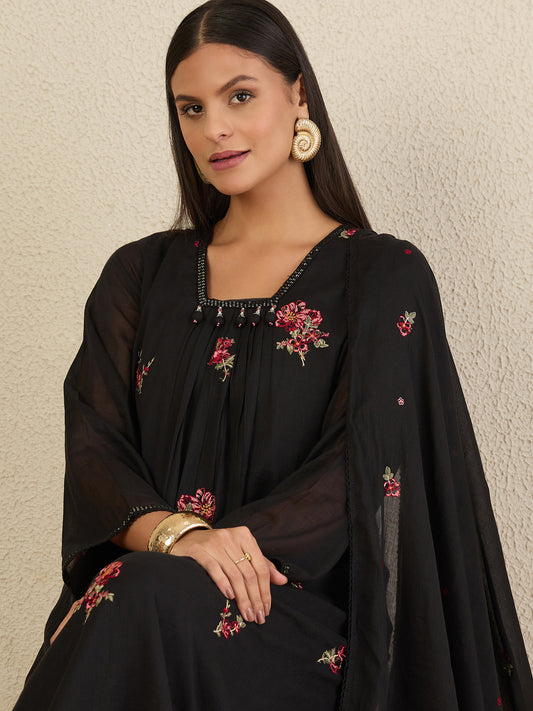 Women Floral Embroidered Pleated Thread Work Kurta with Trousers & With Dupatta