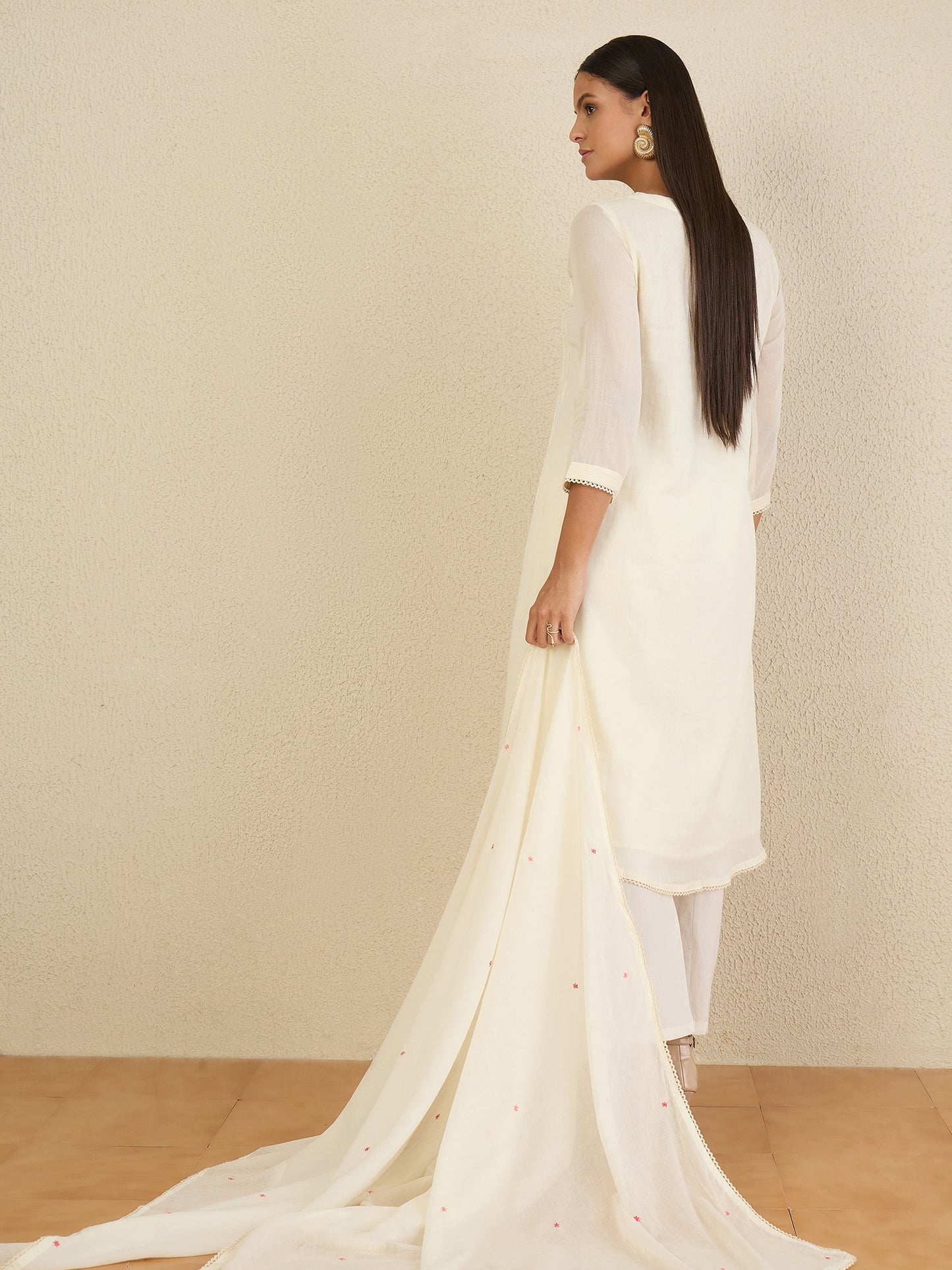 Women Floral Embroidered Panelled Thread Work Kurta with Trousers & With Dupatta