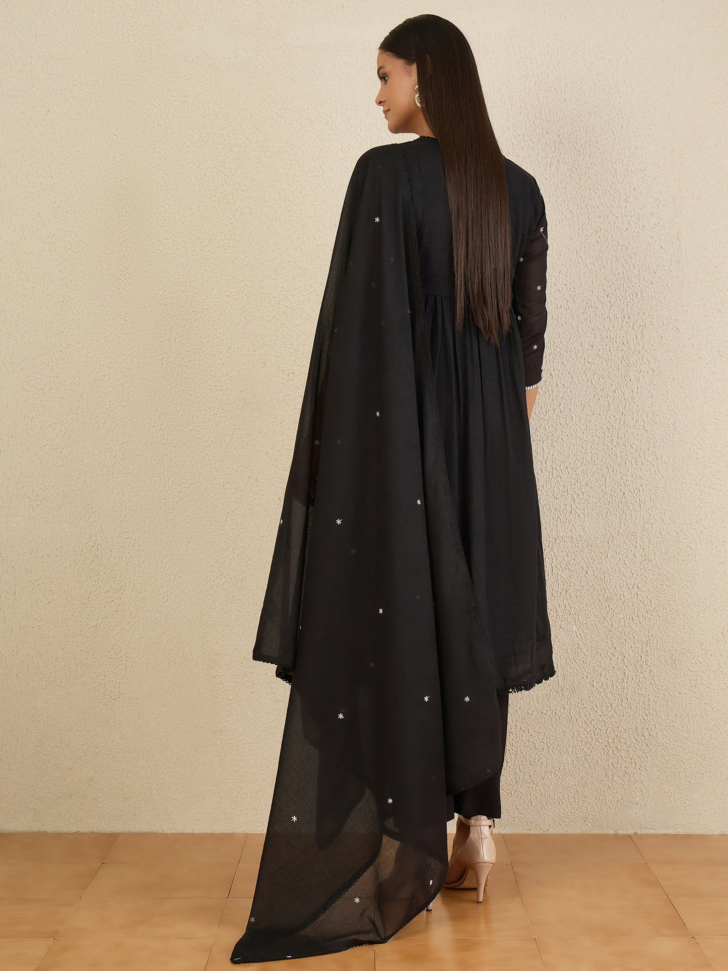 Women Ethnic Motifs Embroidered Tiered Thread Work Kurta with Trousers & With Dupatta