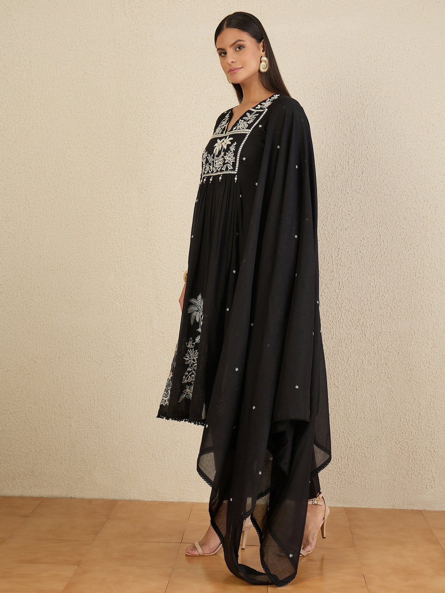 Women Ethnic Motifs Embroidered Tiered Thread Work Kurta with Trousers & With Dupatta