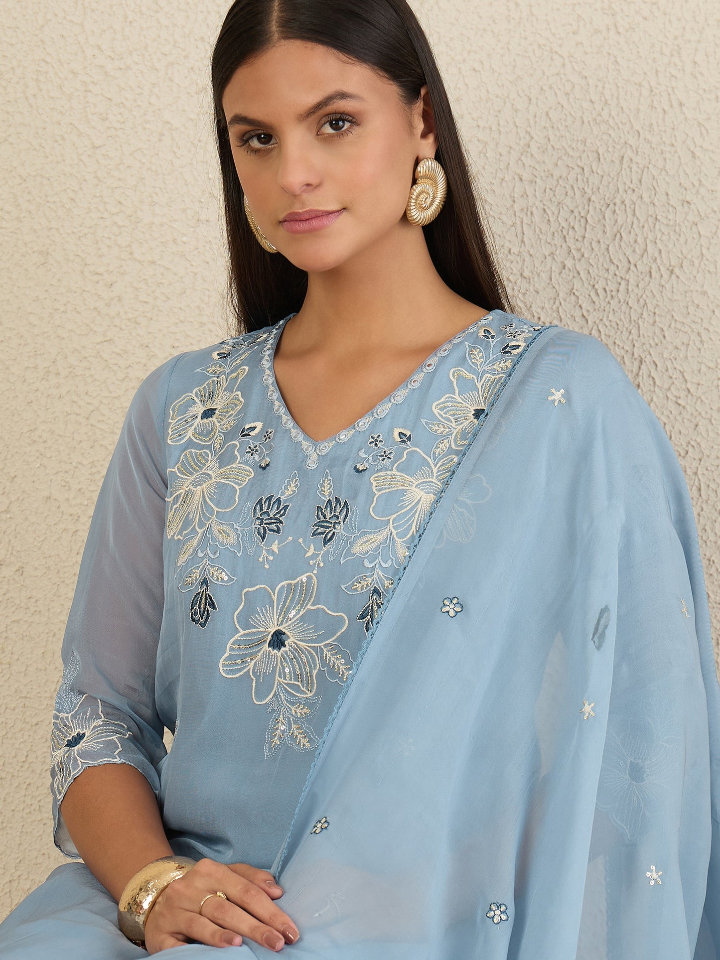 Women Floral Embroidered Regular Thread Work Kurta with Trousers & With Dupatta