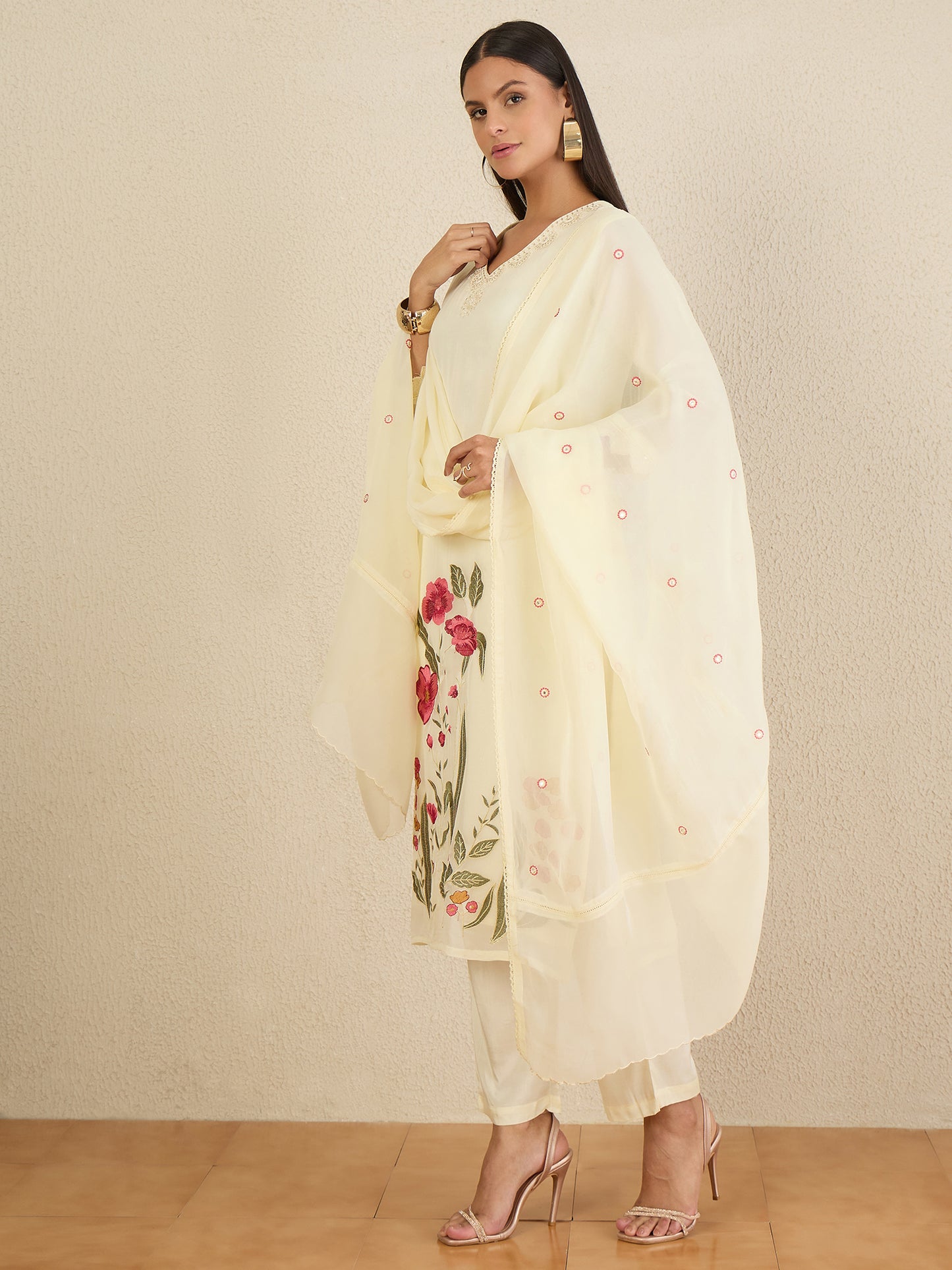 Women Floral Embroidered Regular Thread Work Kurta with Trousers & With Dupatta