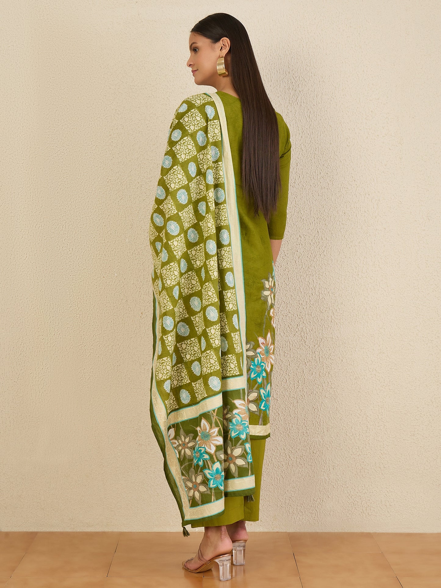 Women Floral Printed Regular Thread Work Pure Cotton Kurta with Trousers & With Dupatta