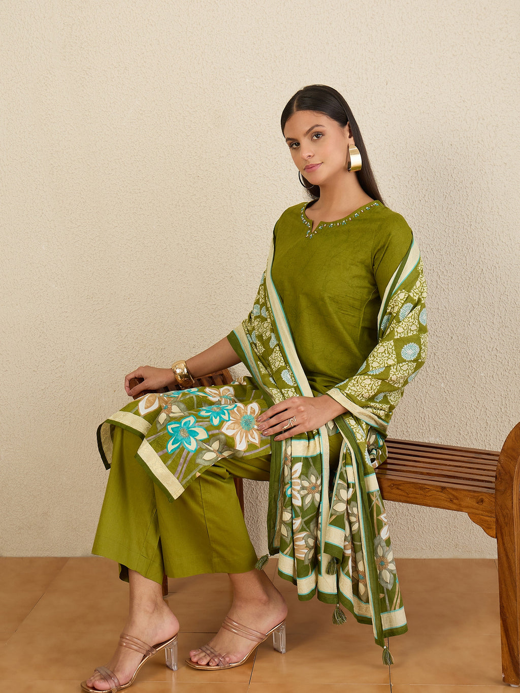 Women Floral Printed Regular Thread Work Pure Cotton Kurta with Trousers & With Dupatta