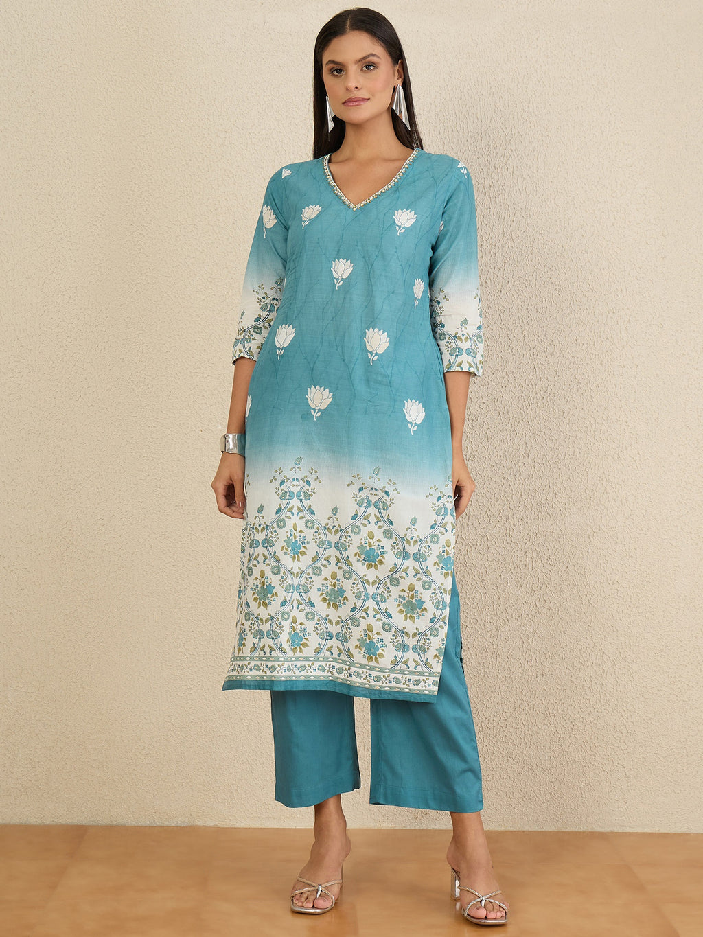 Women Floral Printed Regular Beads and Stones Pure Cotton Kurta with Trousers & With Dupatta