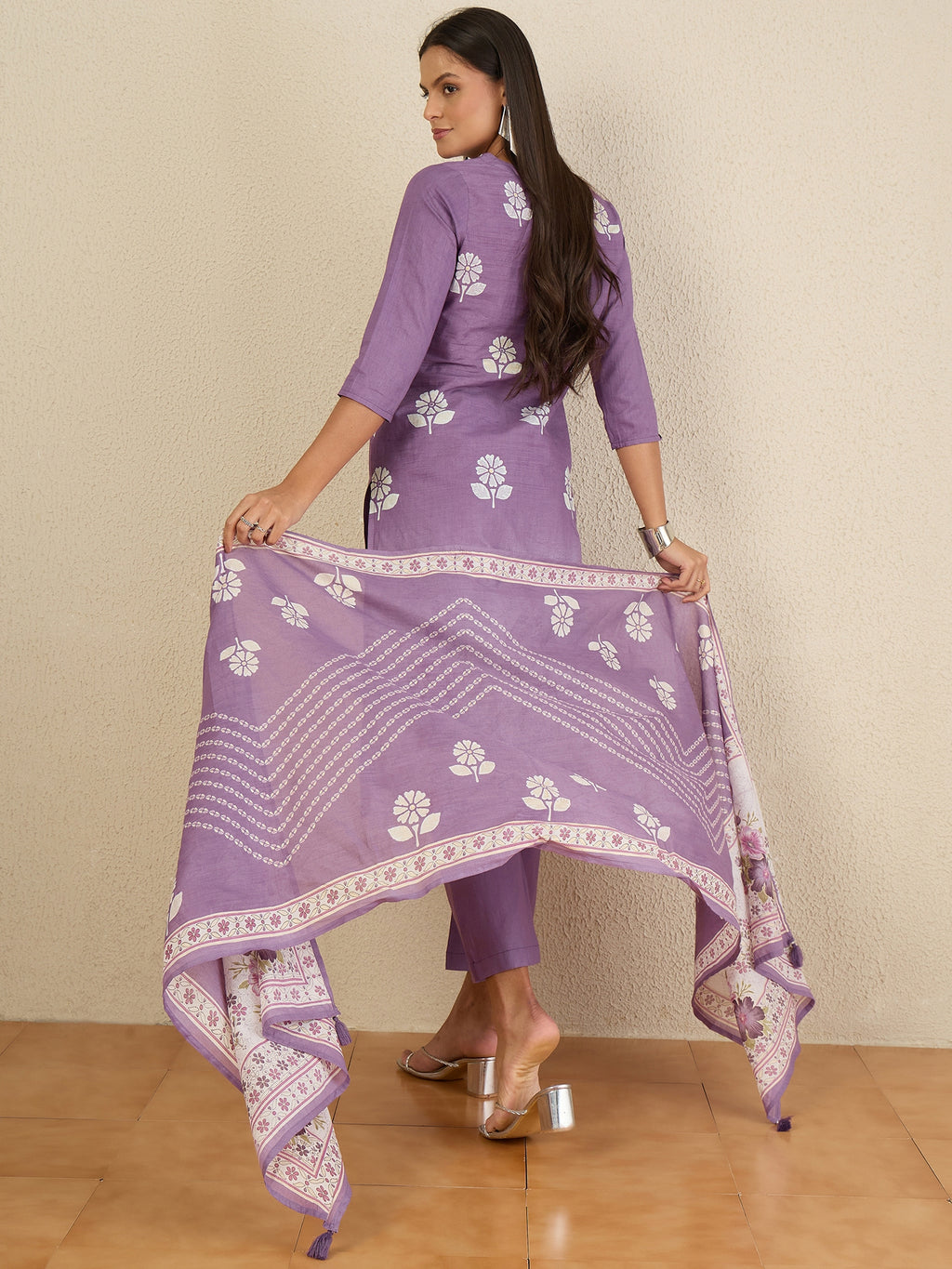 Women Floral Printed Regular Thread Work Pure Cotton Kurta with Trousers & With Dupatta