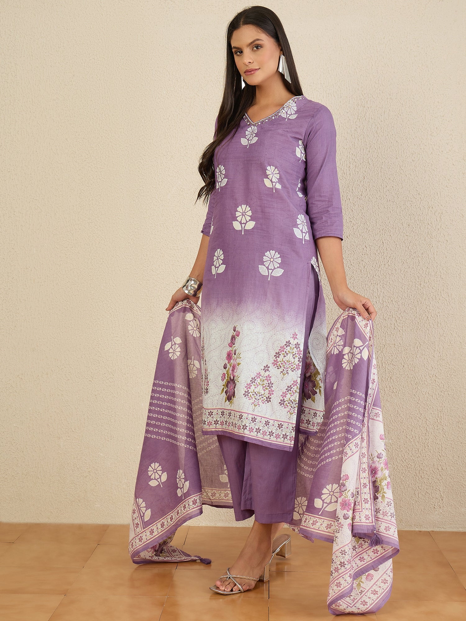 Women Floral Printed Regular Thread Work Pure Cotton Kurta with Trousers & With Dupatta