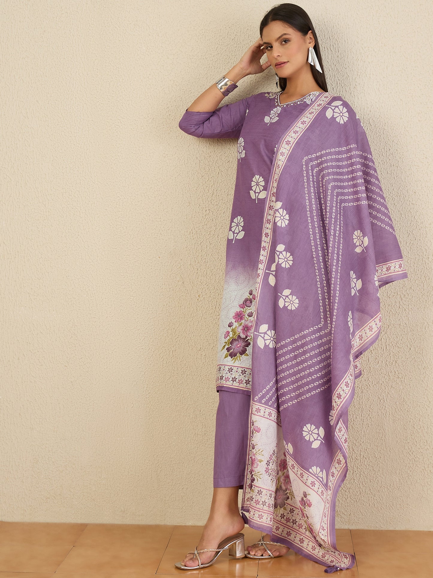 Women Floral Printed Regular Thread Work Pure Cotton Kurta with Trousers & With Dupatta
