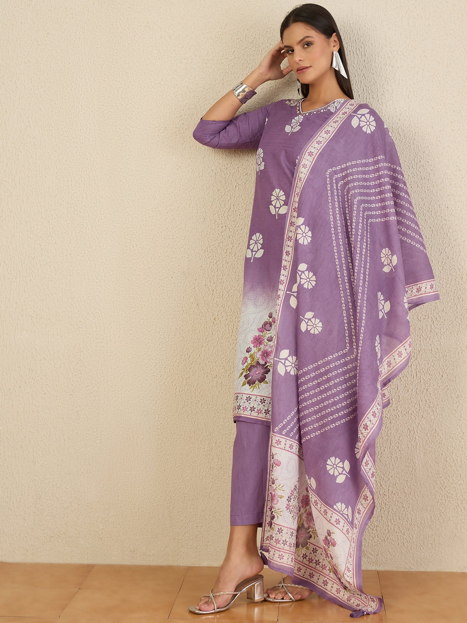 Women Floral Printed Regular Thread Work Pure Cotton Kurta with Trousers & With Dupatta