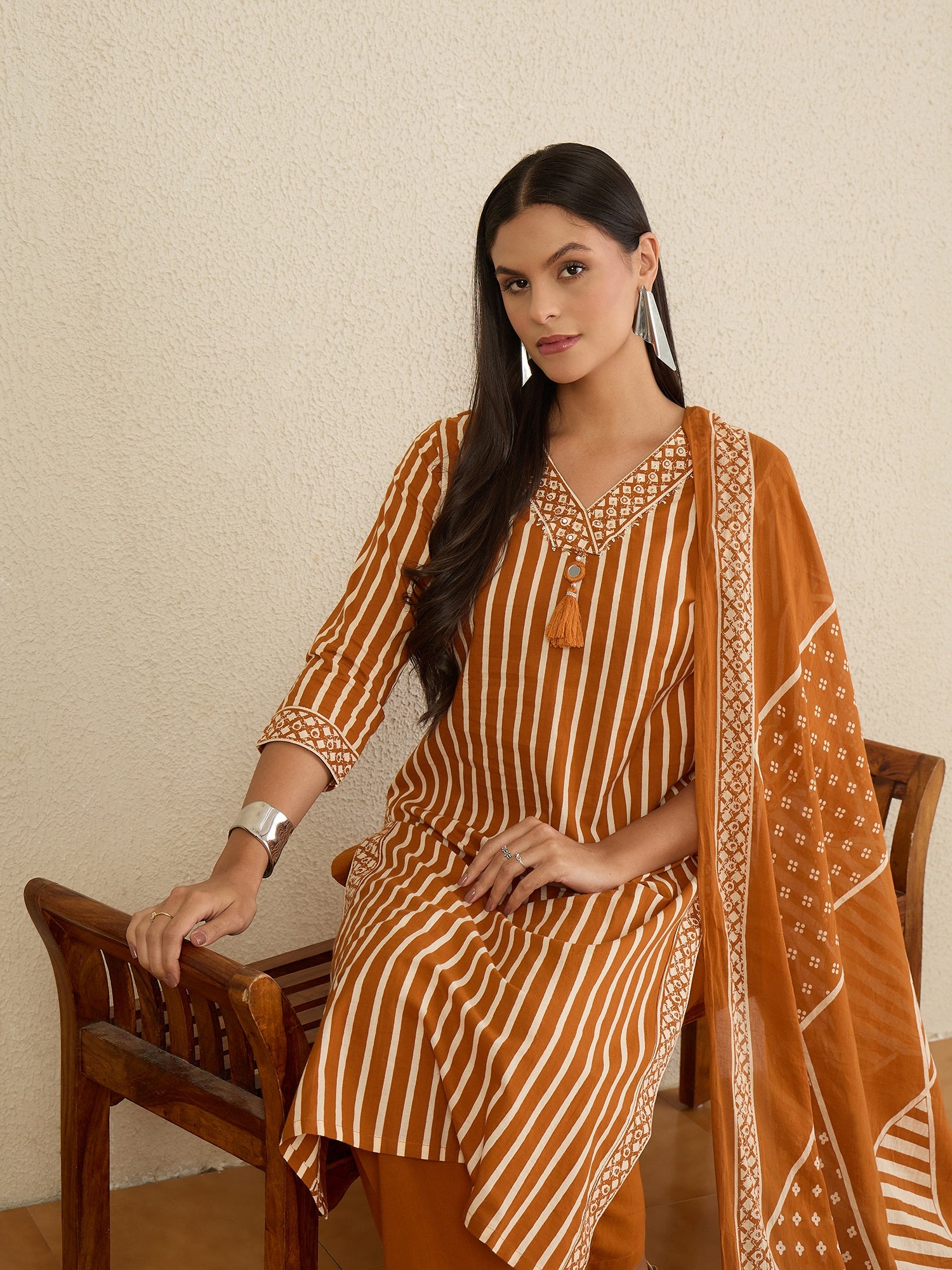Women Printed Regular Thread Work Pure Cotton Kurta with Palazzos & With Dupatta