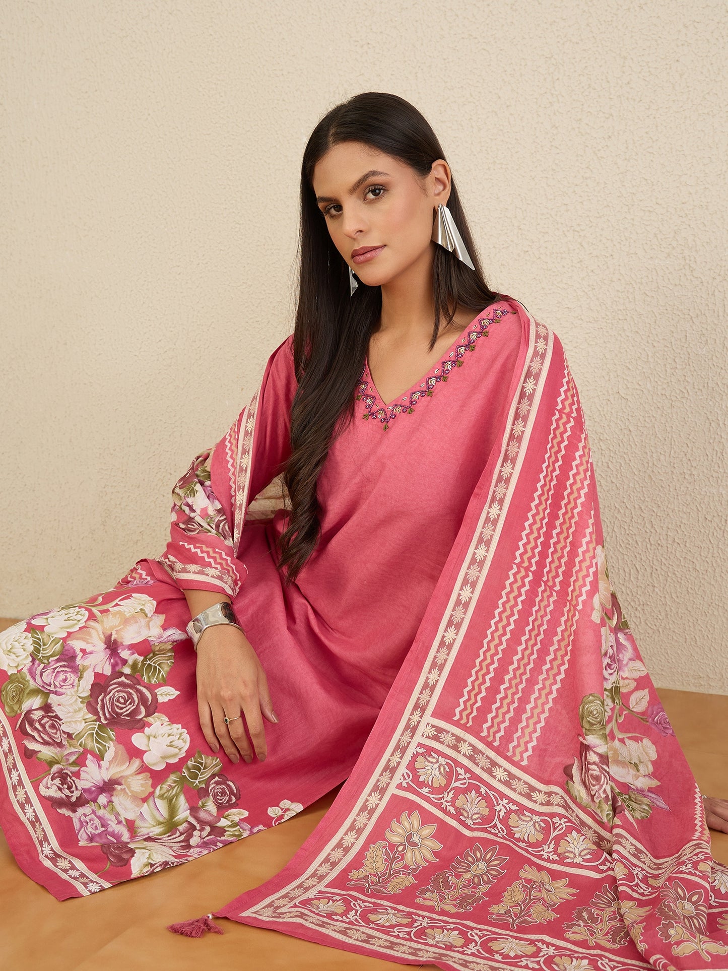 Women Floral Printed Regular Thread Work Pure Cotton Kurta with Trousers & With Dupatta