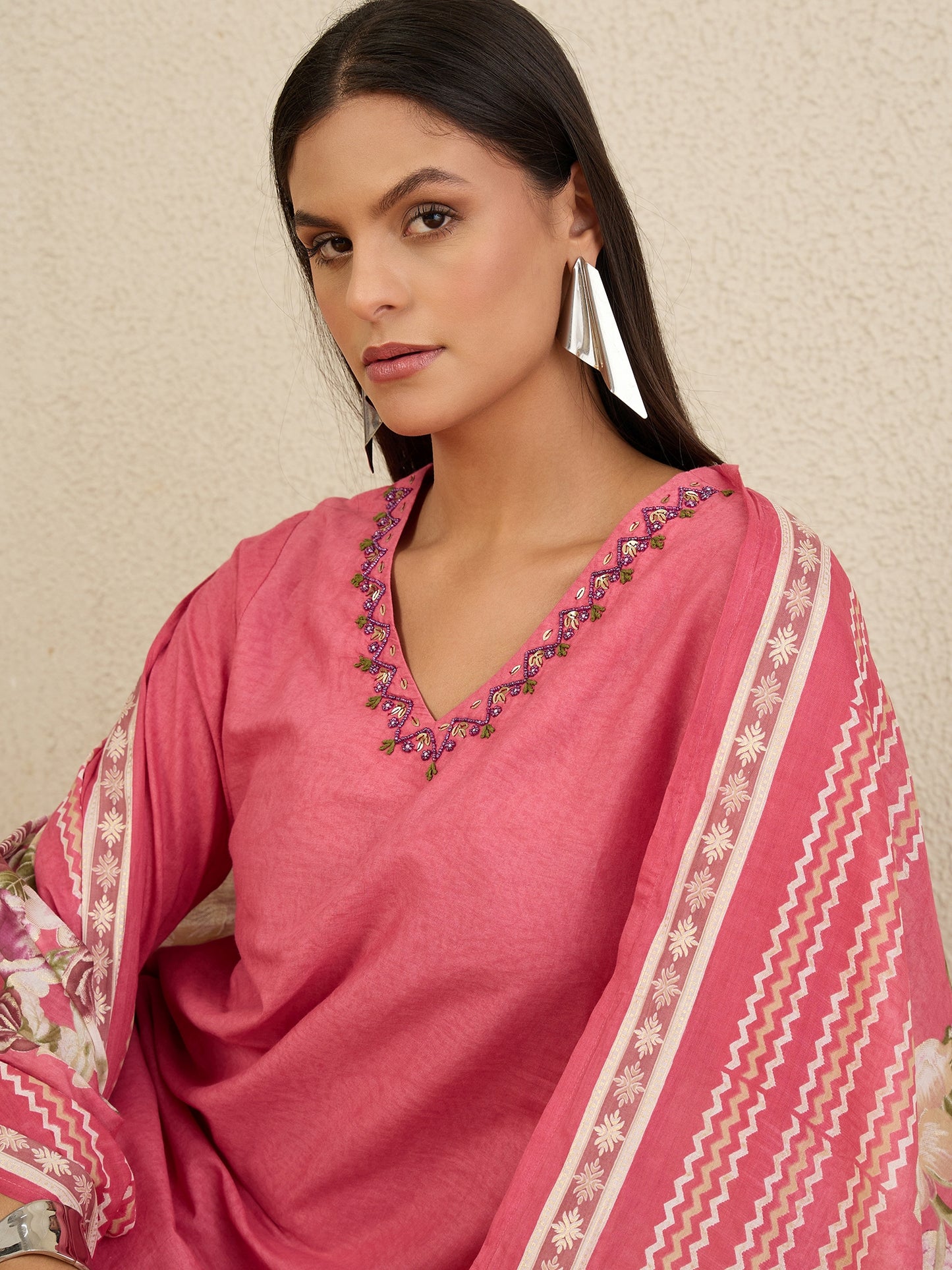 Women Floral Printed Regular Thread Work Pure Cotton Kurta with Trousers & With Dupatta