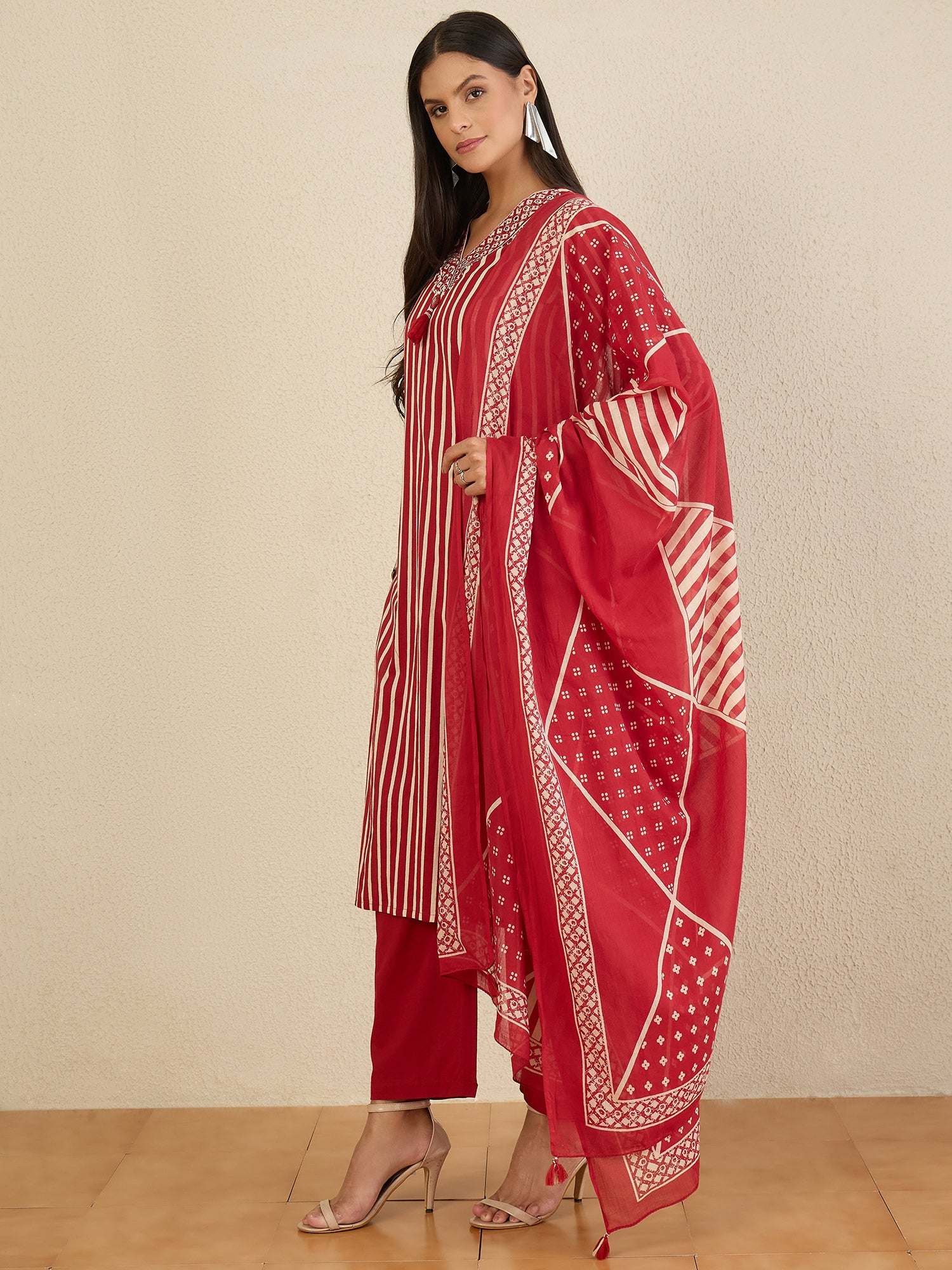 Women Printed Regular Thread Work Pure Cotton Kurta with Palazzos & With Dupatta