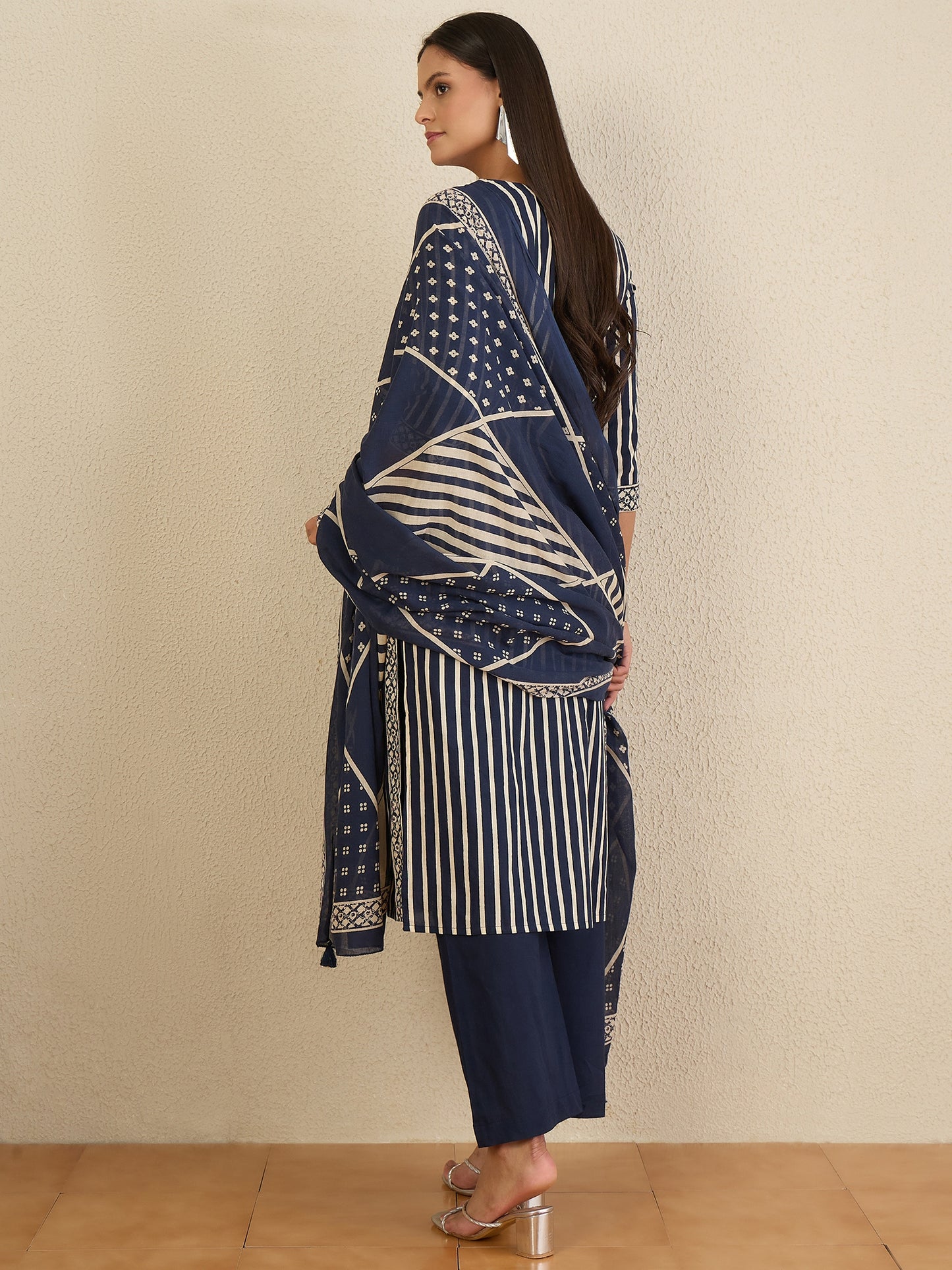 Women Printed Regular Pure Cotton Kurta with Trousers & With Dupatta