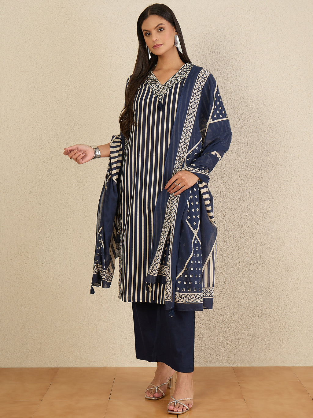 Women Printed Regular Pure Cotton Kurta with Trousers & With Dupatta